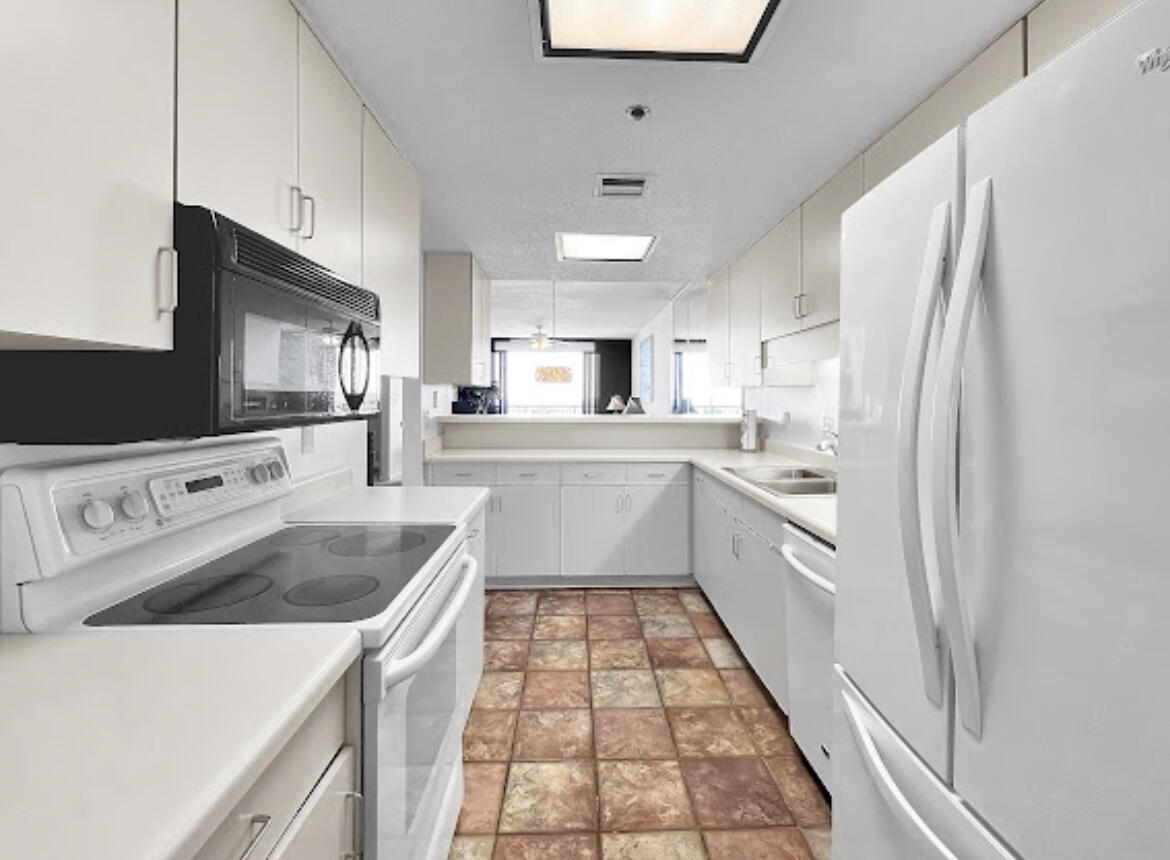 NAVARRE TOWERS CONDO - Residential