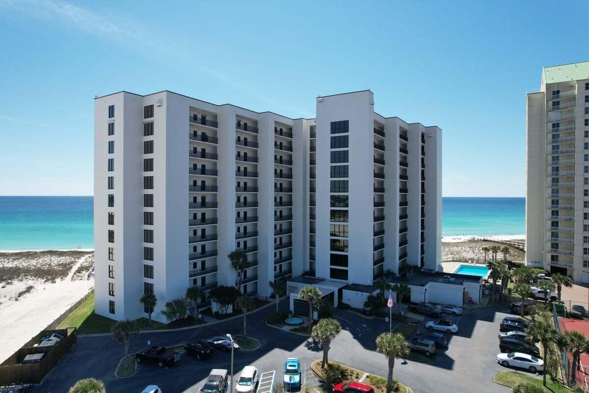 NAVARRE TOWERS CONDO - Residential
