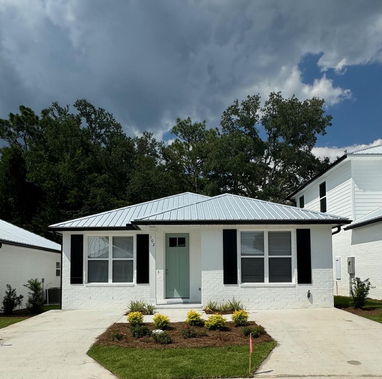 KAKE COTTAGES - Residential