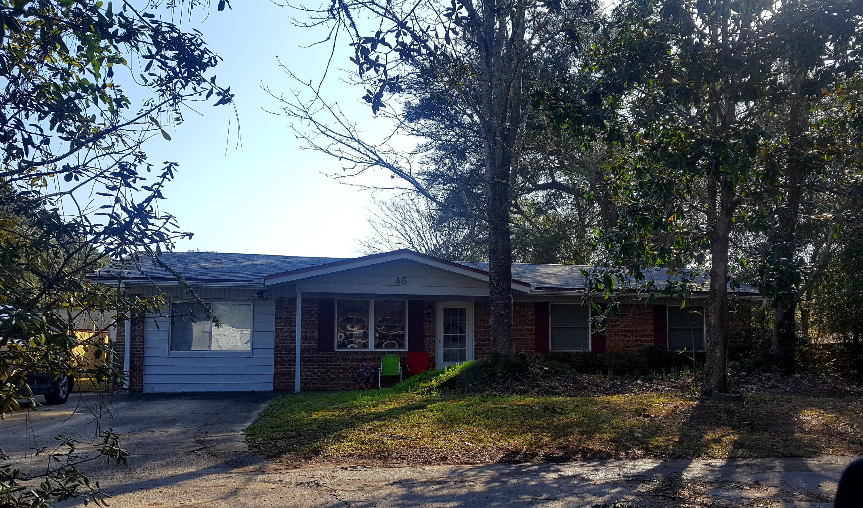 Nice location on a quiet cul-de-sac in Shalimar with easy access to Eglin AFB, Hurlburt AFB , shopping and the beaches. The home has an updated kitchen with newer cabinets, counter tops and stainless appliances. The breakfast bar opens to the living area and the eat in area overlooks the florida room. The 3 bedrooms are on one side of the house , the master is large with a remodeled master bath and the additional bedrooms are a generous size . The garage was converted to a bonus room and would be a great den, office or extra bedroom. All this and a workshop at the back of the house too! Outside there is a shed for yard storage and a fenced back yard. The home has a newer roof and AC.No pets. All applicants18 or older must fill out an application.
