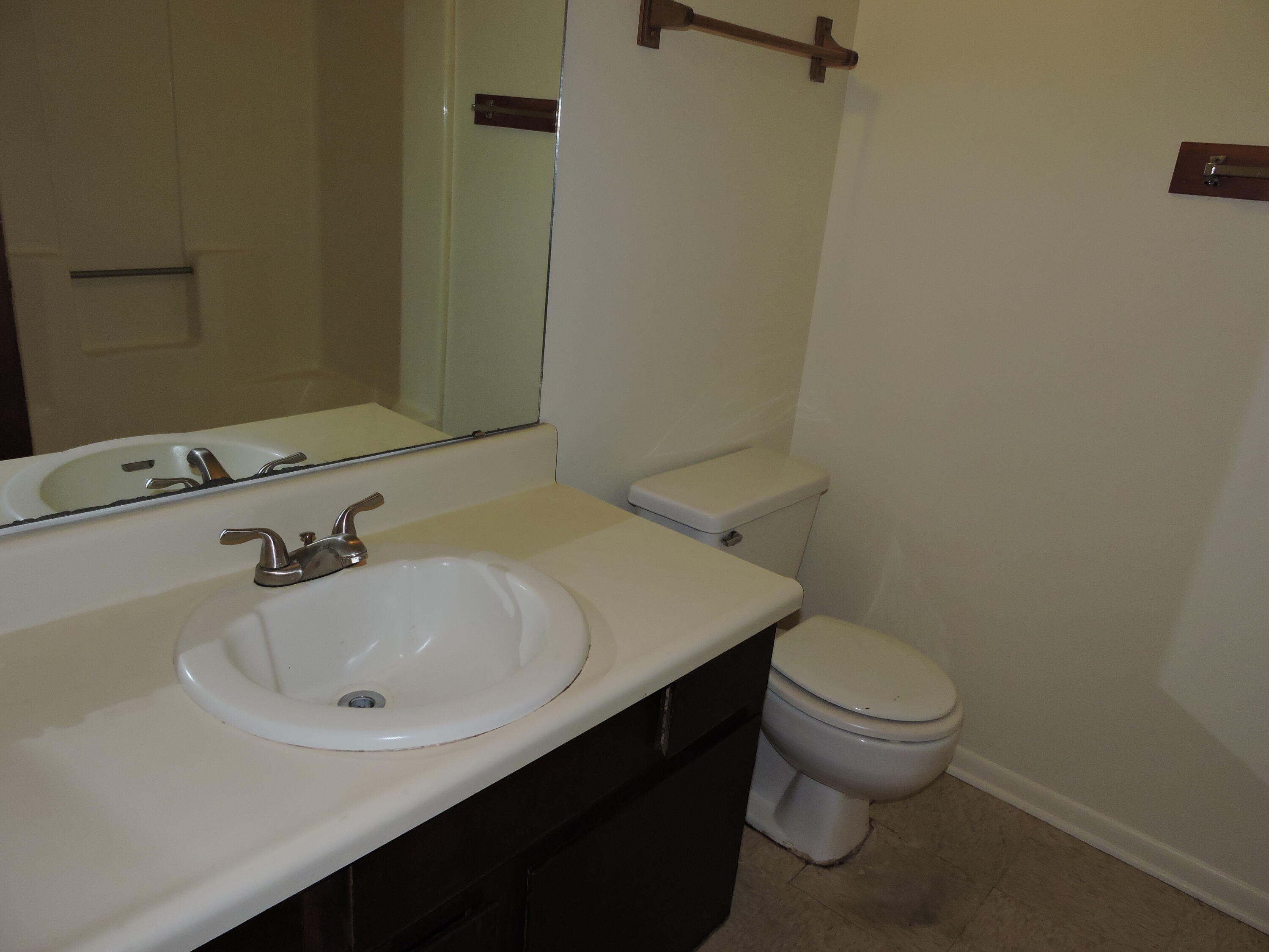 CRESTVIEW HEIGHTS 1ST ADDN - Residential Lease