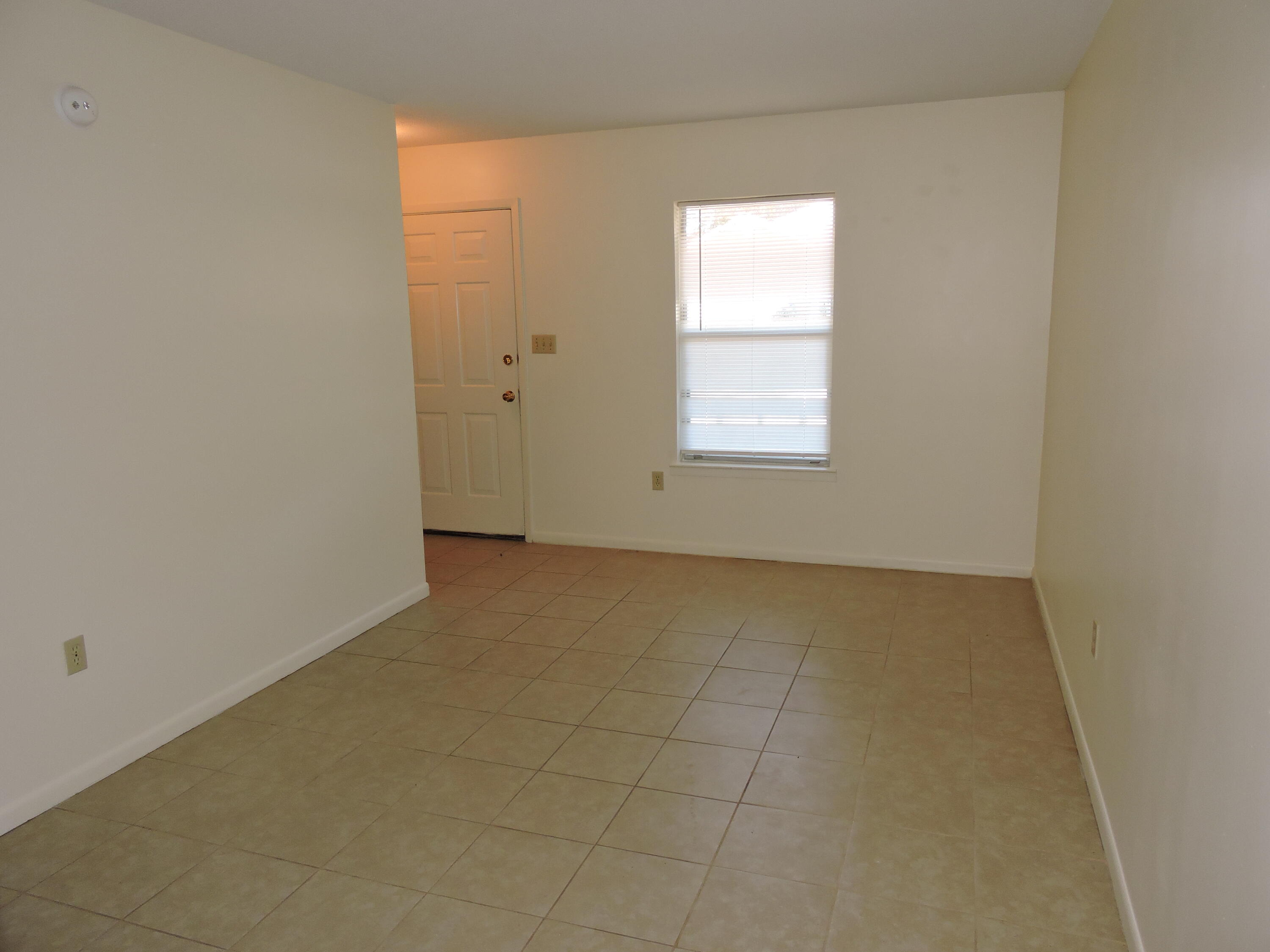 CRESTVIEW HEIGHTS 1ST ADDN - Residential Lease