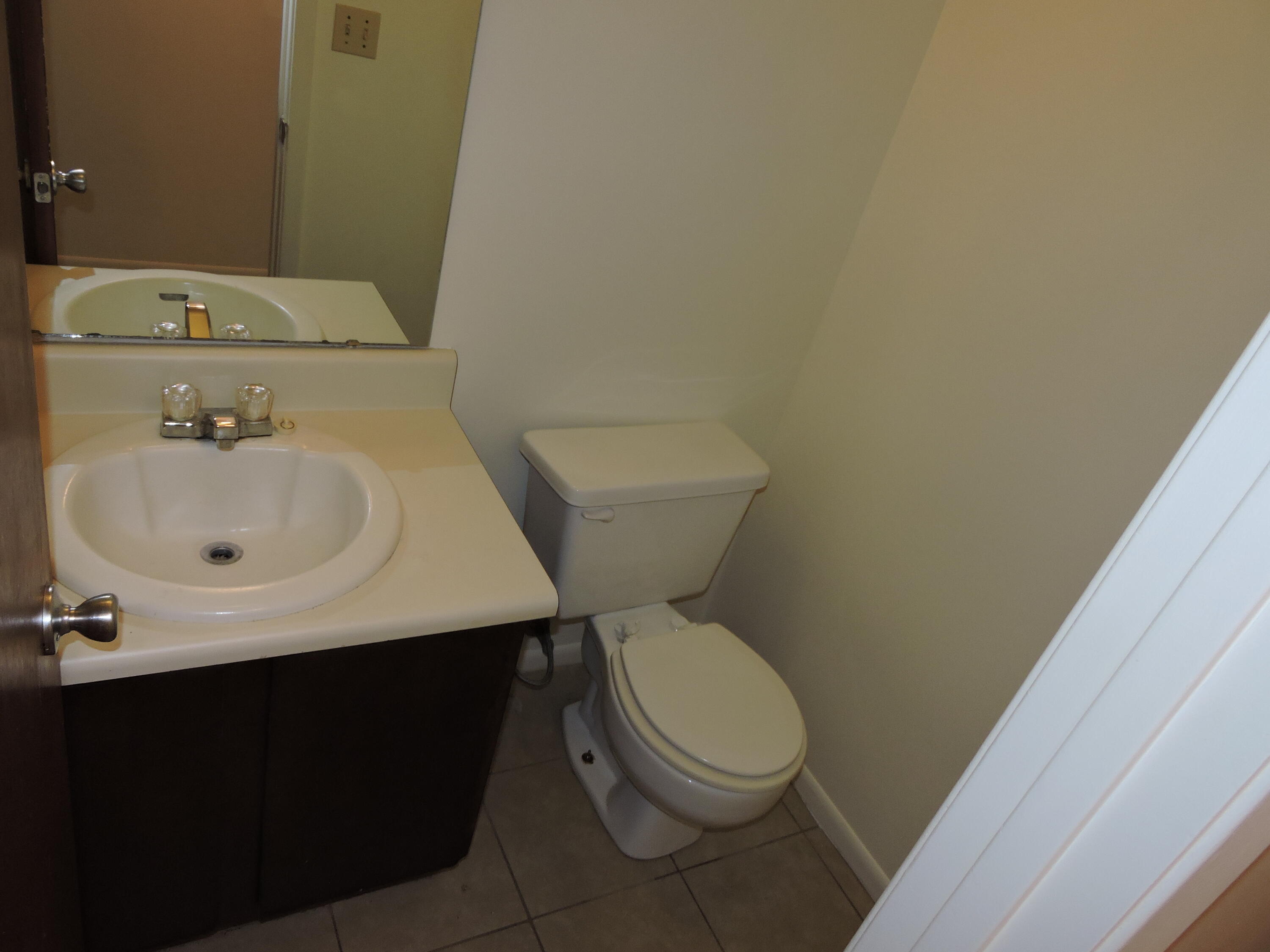 CRESTVIEW HEIGHTS 1ST ADDN - Residential Lease