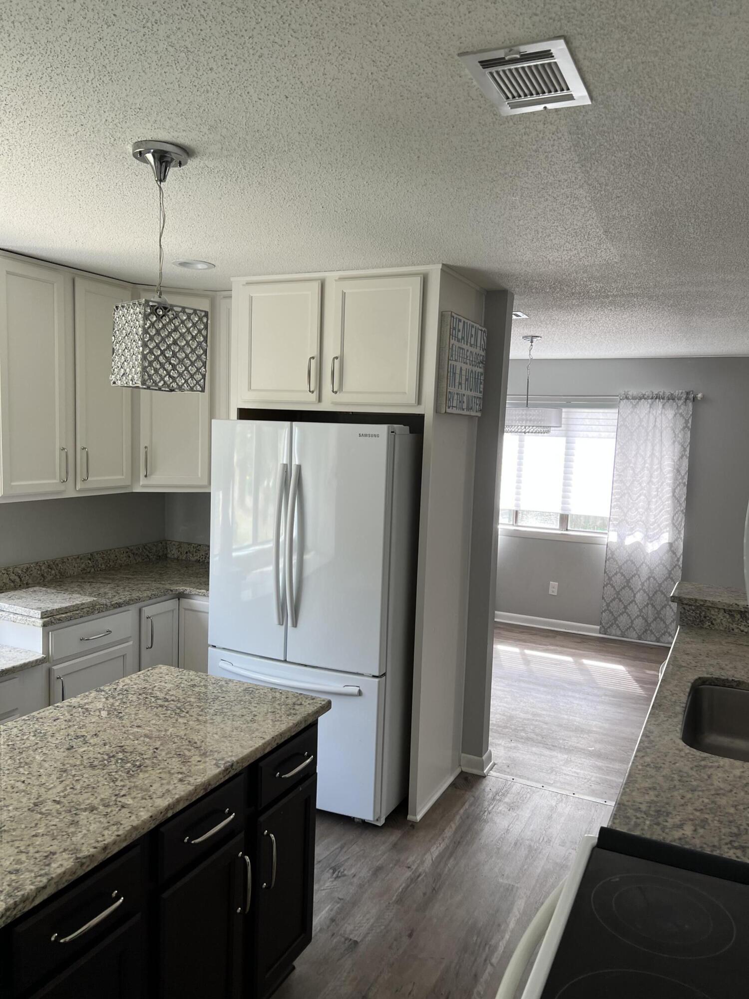 CREEKSIDE - Residential Lease