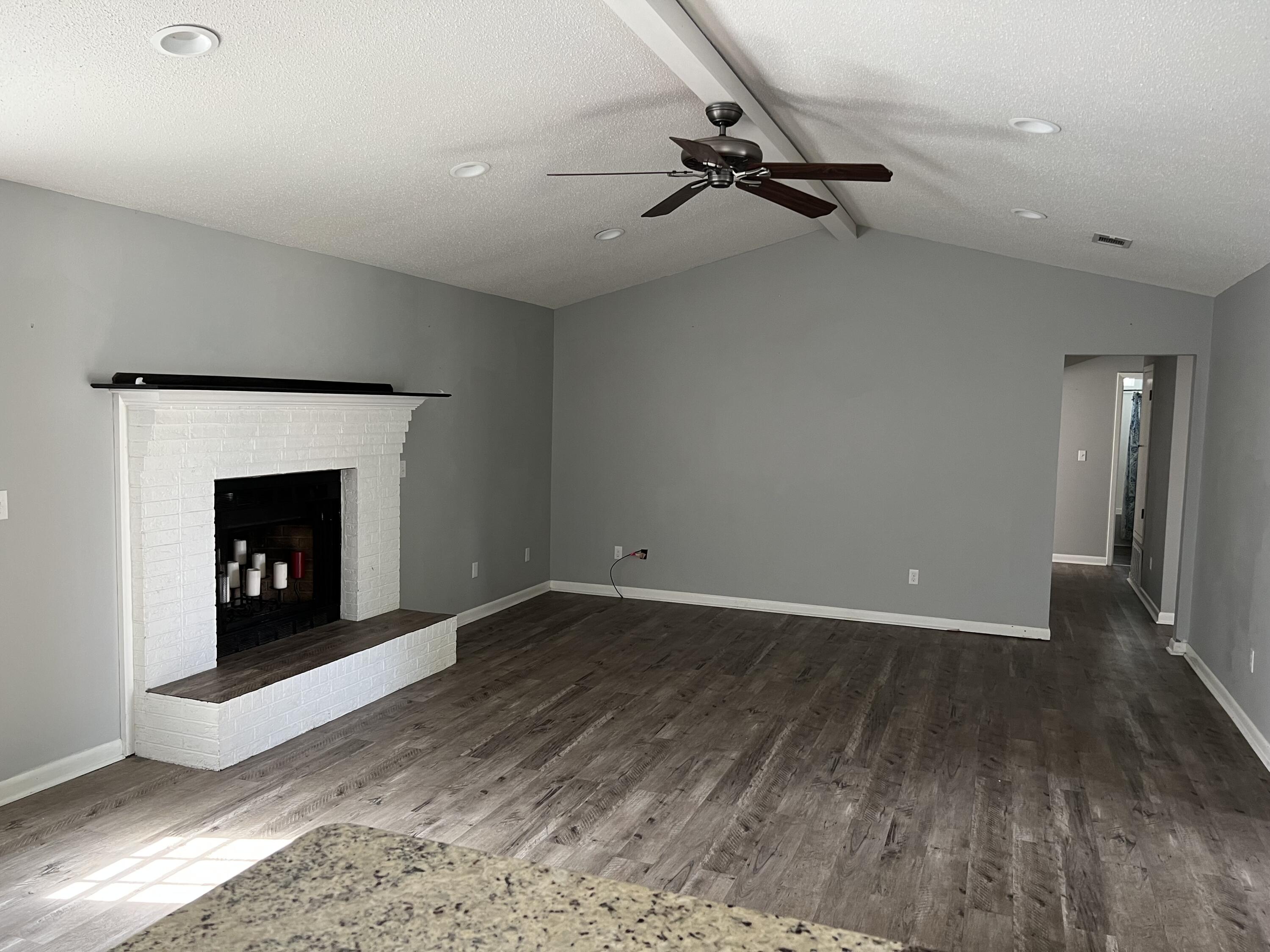 CREEKSIDE - Residential Lease