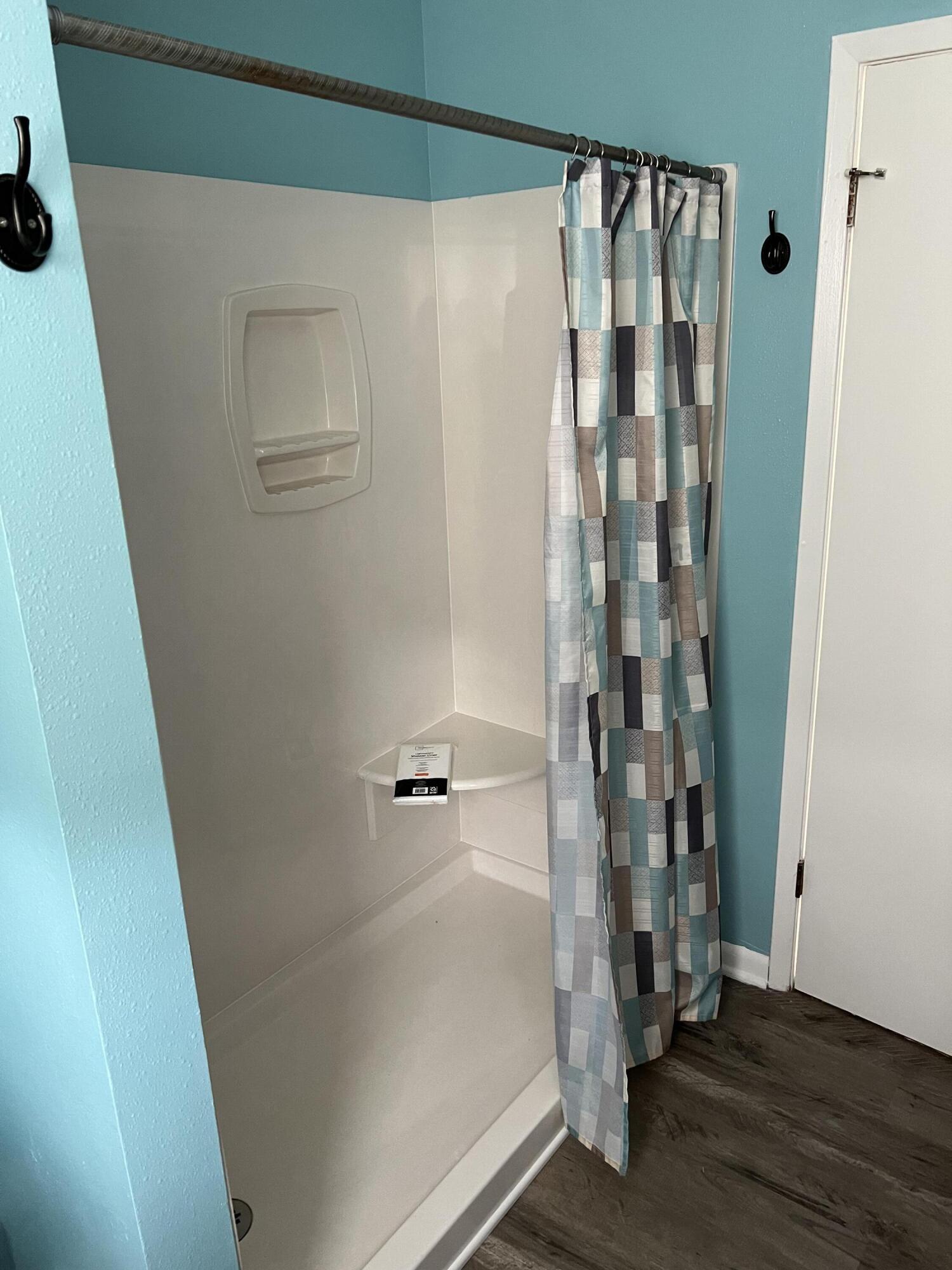 CREEKSIDE - Residential Lease