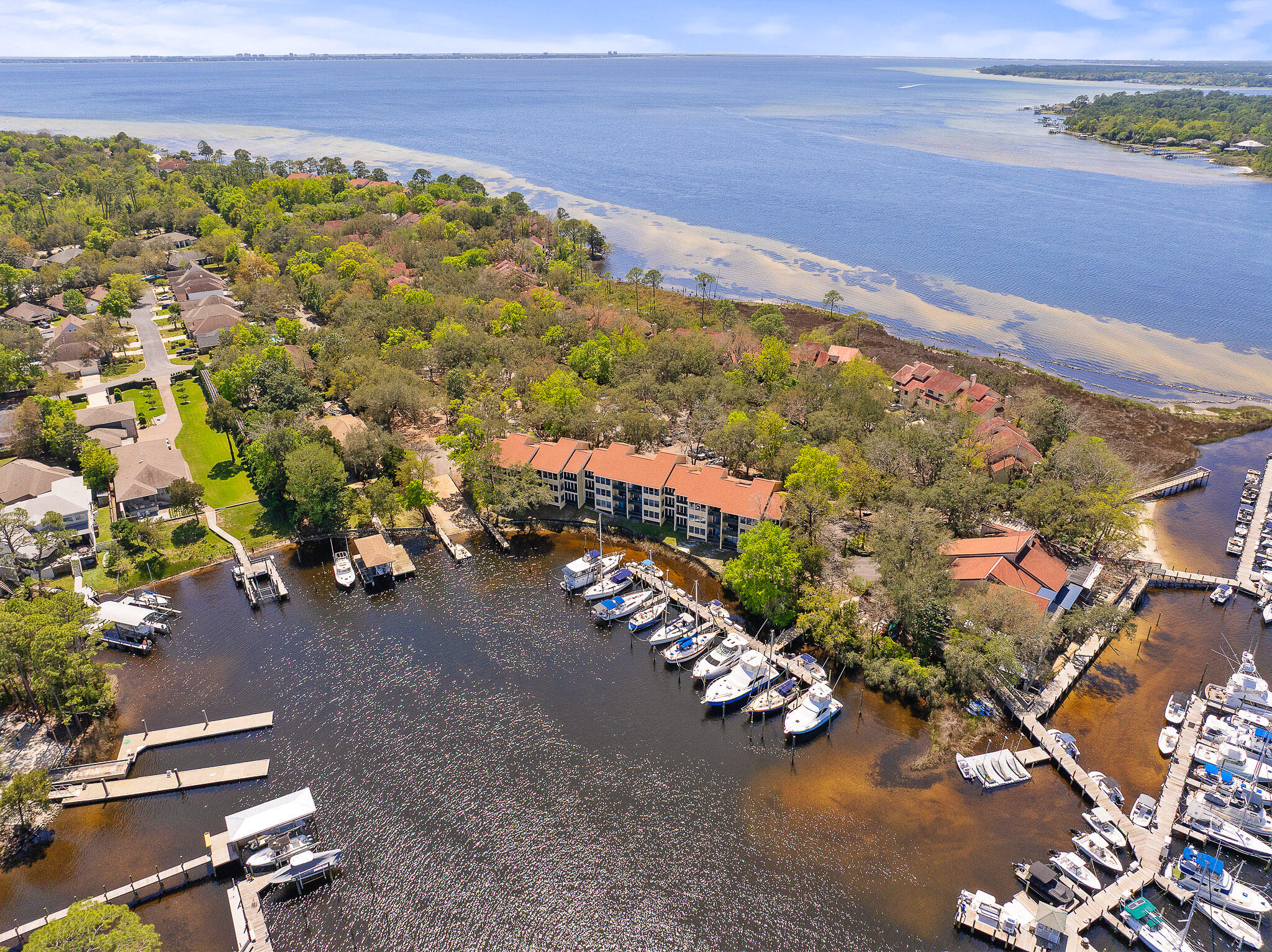 ***$500 off first months rent!**** Waterfront, Pet Friendly condo for rent at the Bluewater Bay marina! Unit has an open concept living/dining room, full kitchen, 2 bedrooms (one with loft space), 1 bath and a balcony. 

Located right next to LJ Schooners and Freedom Boat Club. 

Lease includes utilities.  

To apply go to www.myspenceproperties.com