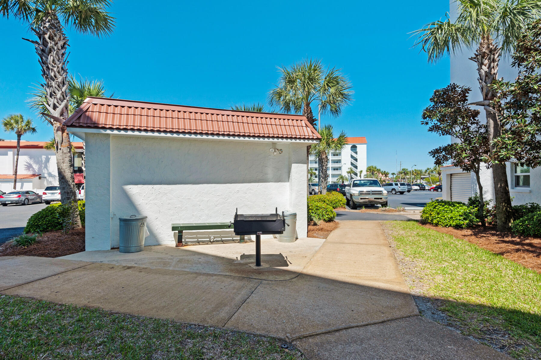 EL MATADOR CONDO - Residential