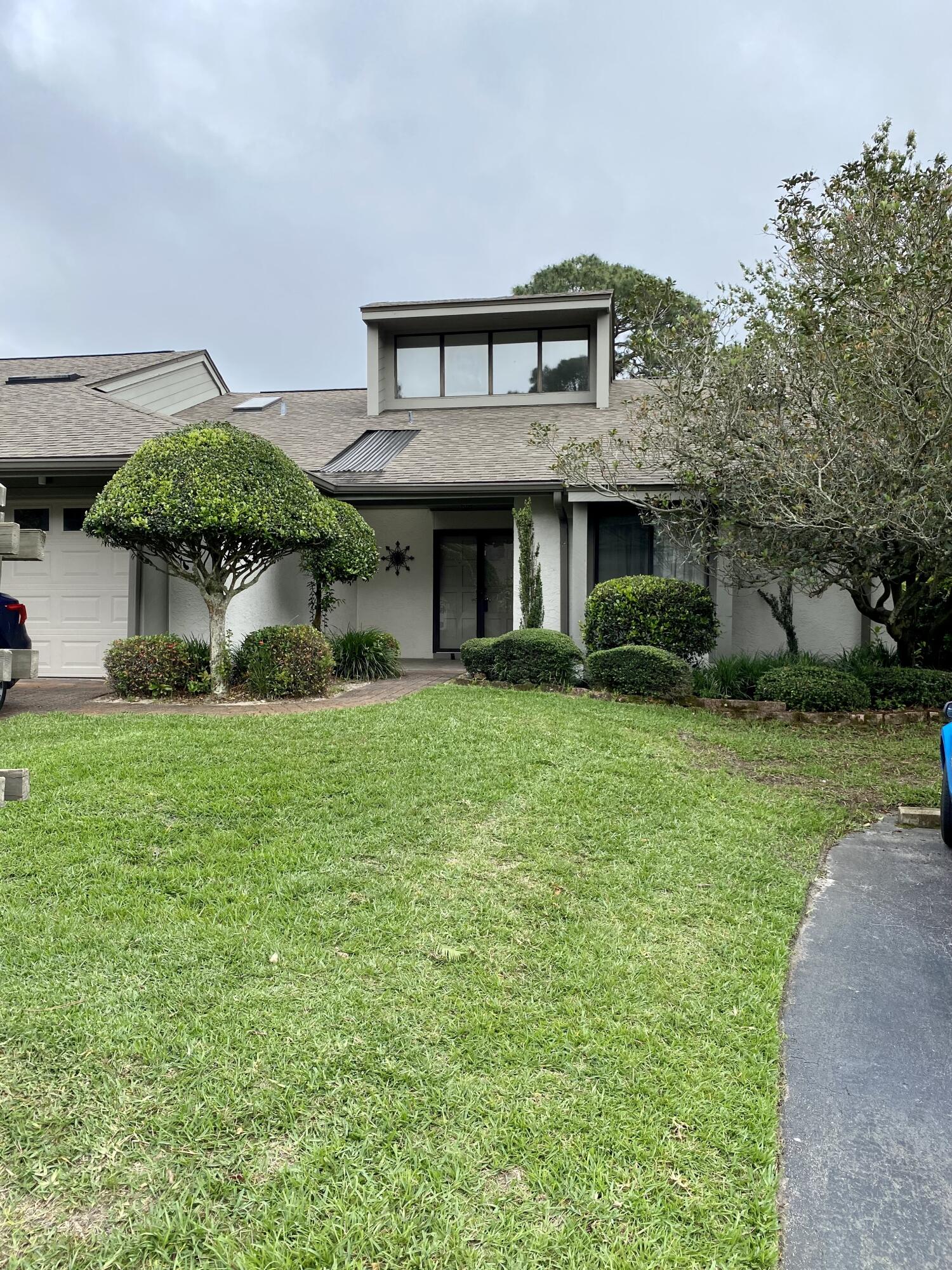 *Available November 5th* This home is located in the heart of Bluewater Bay on the 2nd fairway of the bay course. The kitchen has cabinetry that leads into the breakfast nook with desk space. The sunroom is finished off with tile floor, shiplap ceiling and is heated and cooled. The master bedroom and the breakfast area each have sliding doors leading to the sunroom. There is no carpet in this home. 

Tenant to verify all data. Please contact Sound Choice Real Estate to schedule as showing- 850.389.8533.