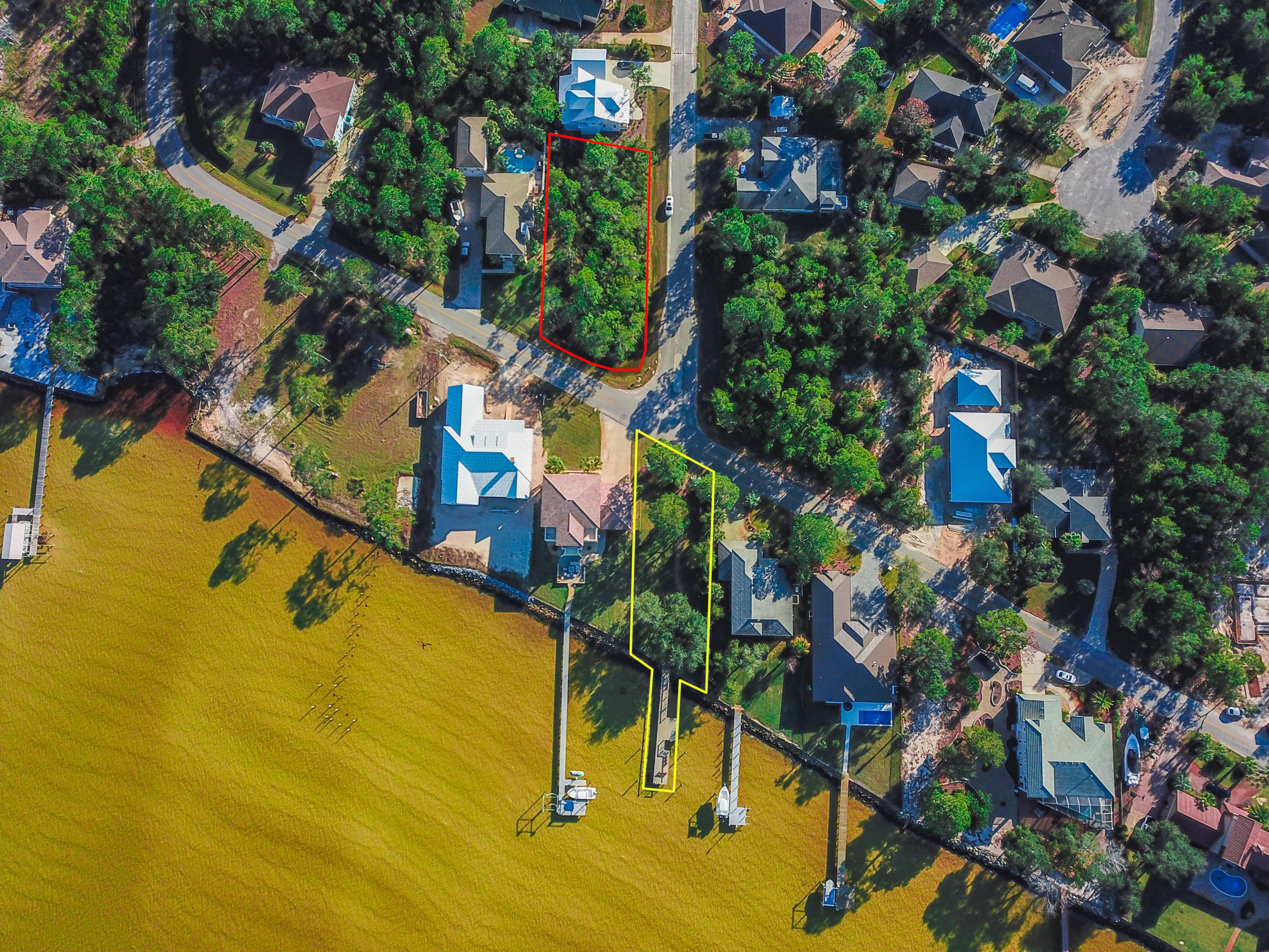 PELICAN BAY - Land