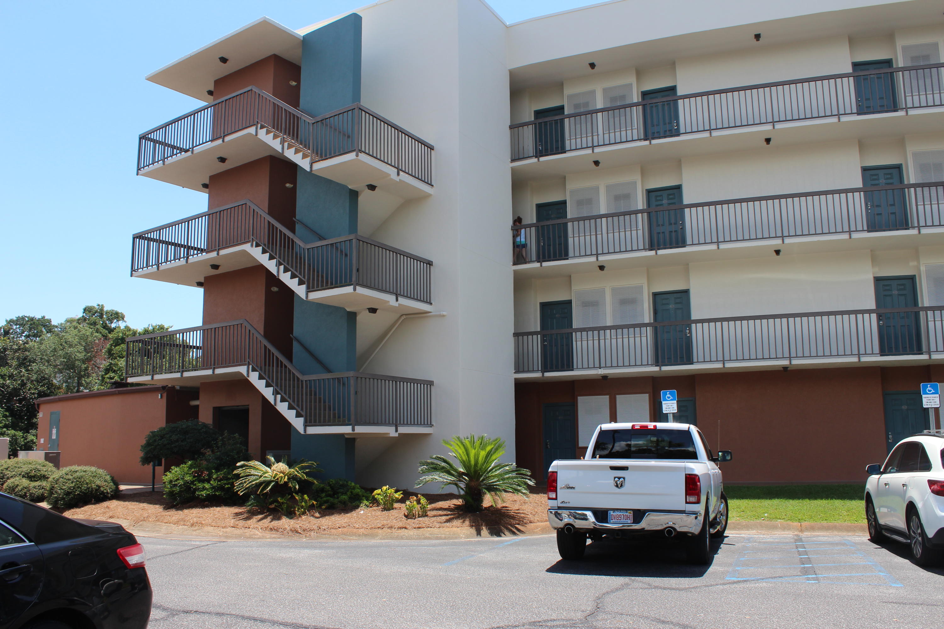 PIRATES BAY PH 1 - Residential