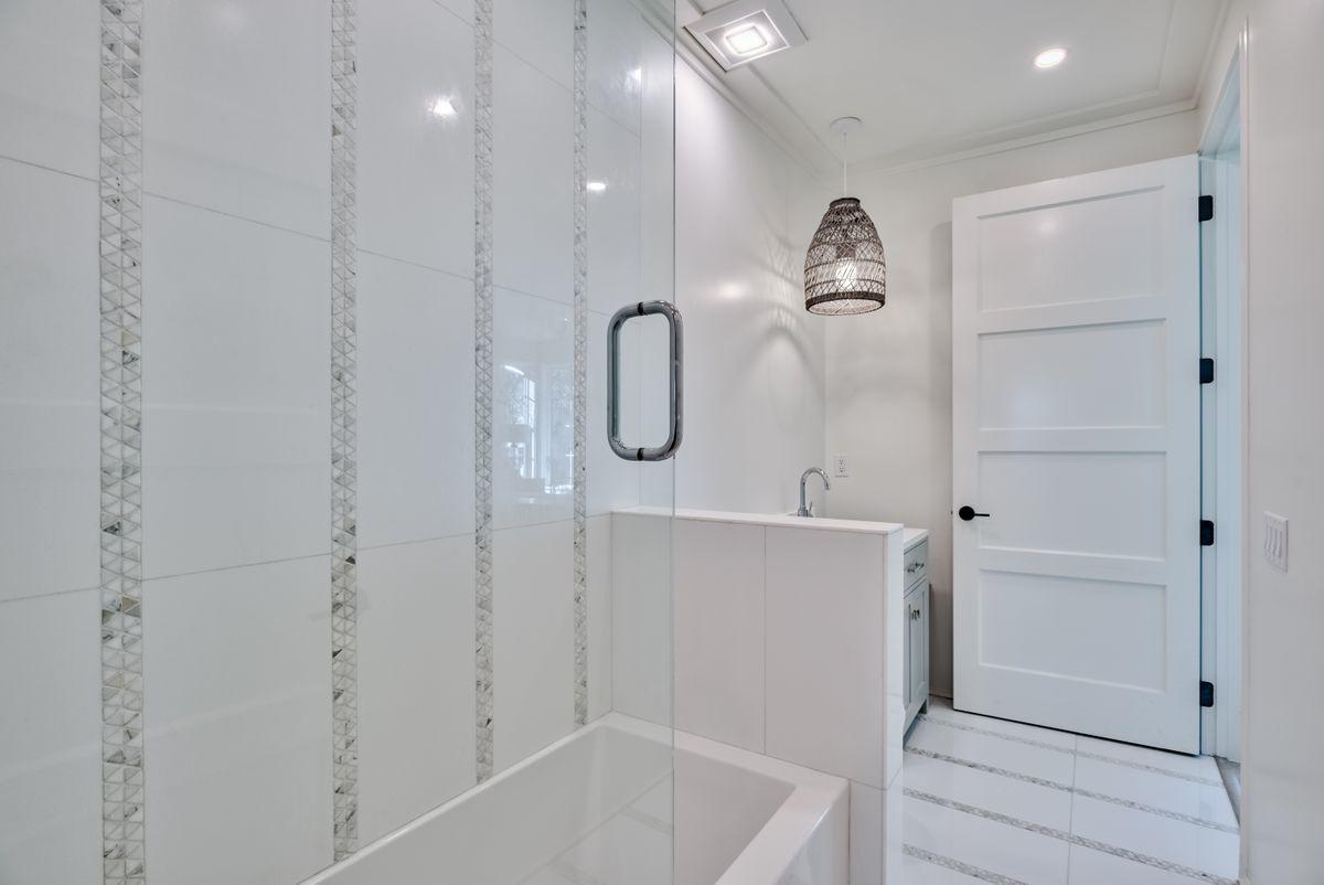 LAKEWOOD OF SEAGROVE BEACH - Residential