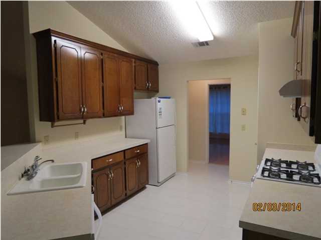PLANTATION OAKS S/D - Residential Lease