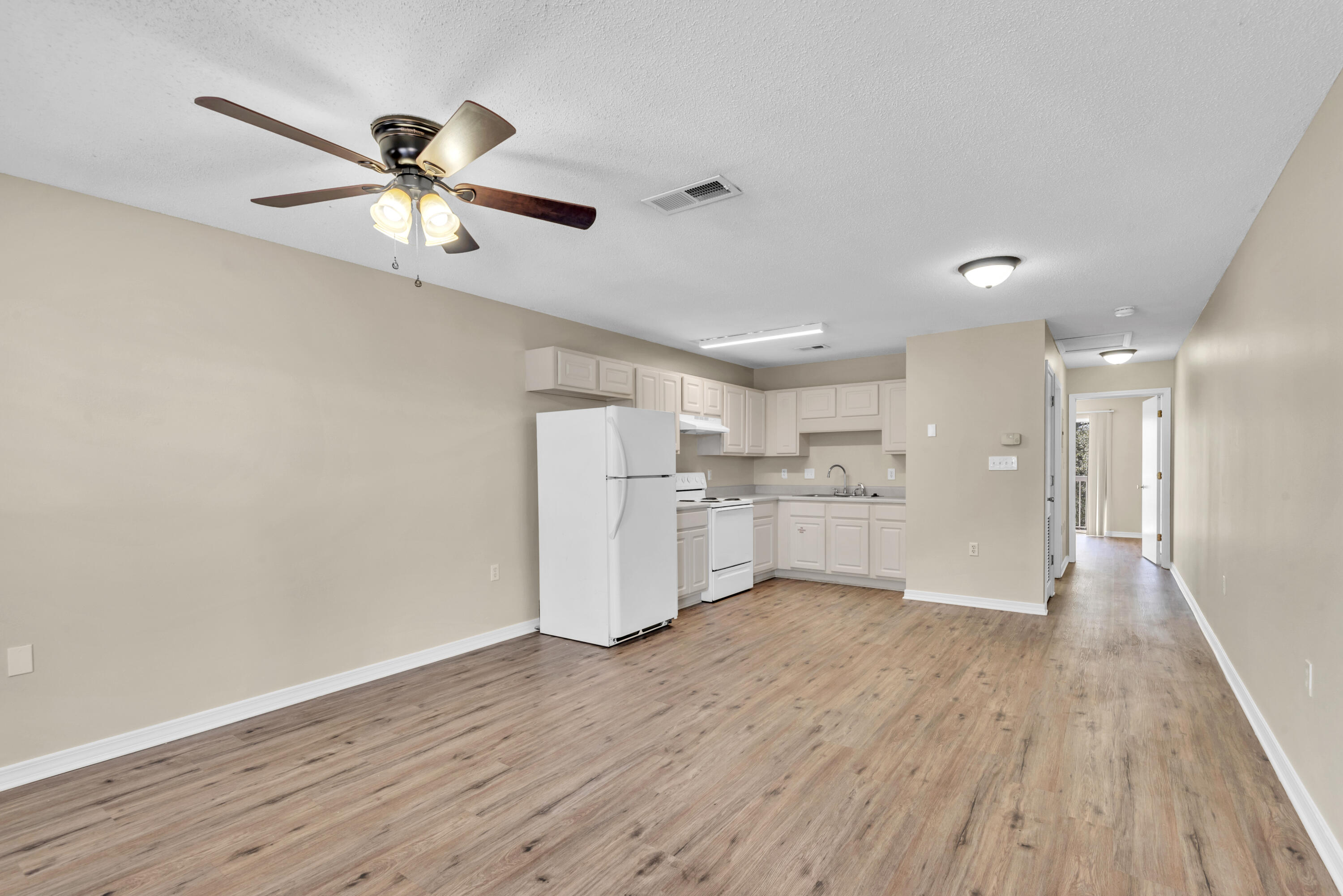 ROCKPORT APPARTMENTS - Residential Lease