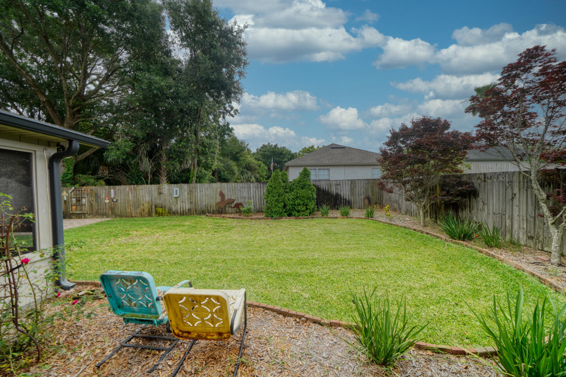 GULF MANOR S/D LOT 9 BLK A - Residential