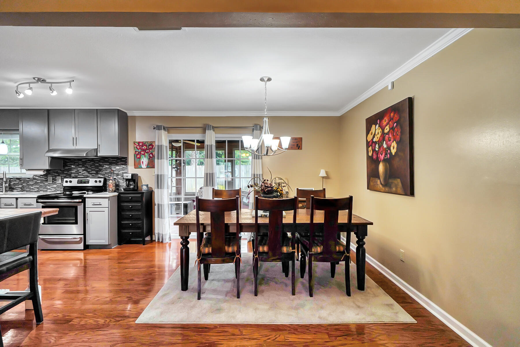 GULF MANOR S/D LOT 9 BLK A - Residential