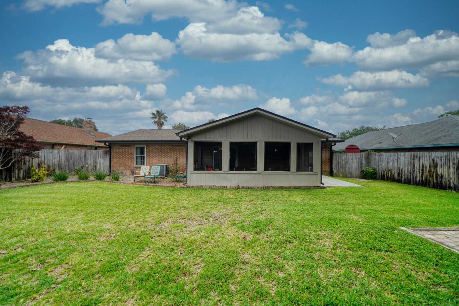 GULF MANOR S/D LOT 9 BLK A - Residential