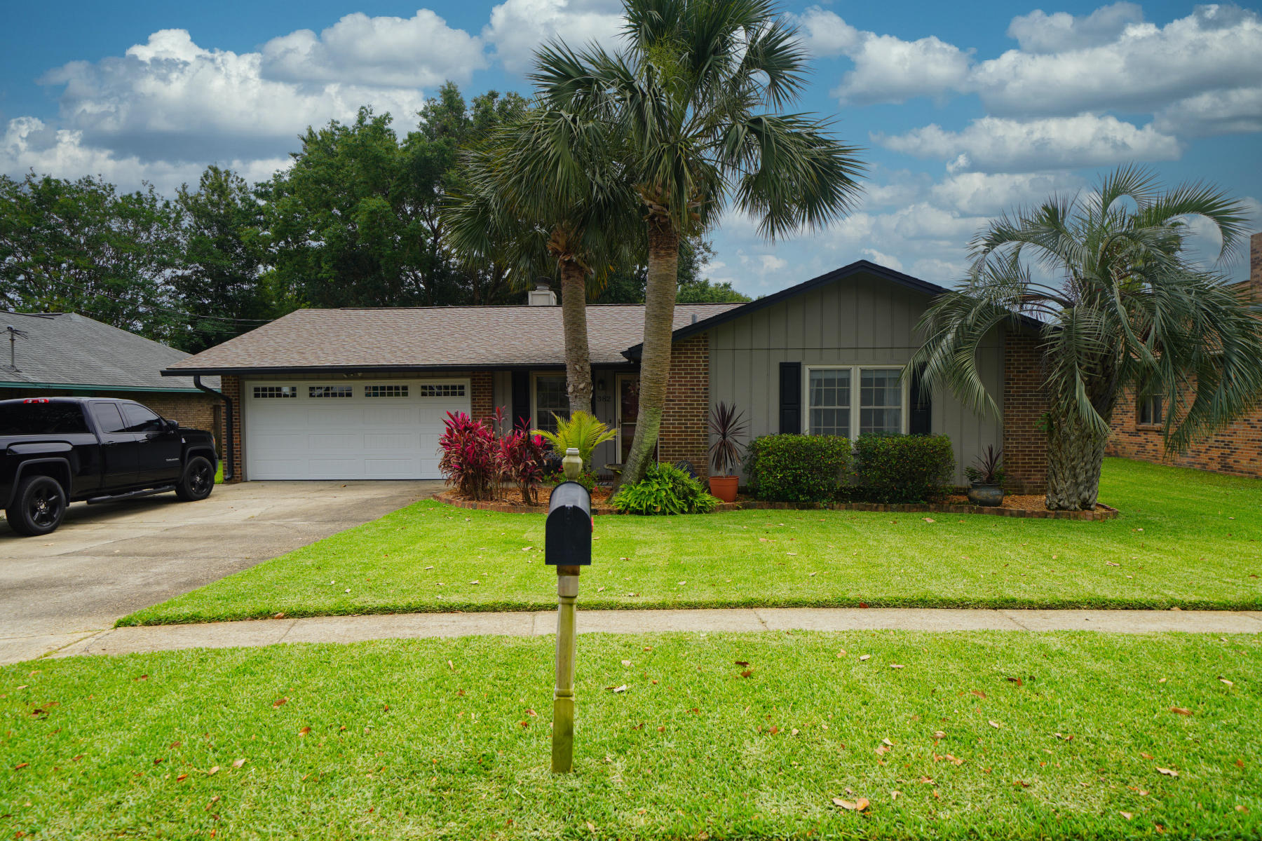 GULF MANOR S/D LOT 9 BLK A - Residential