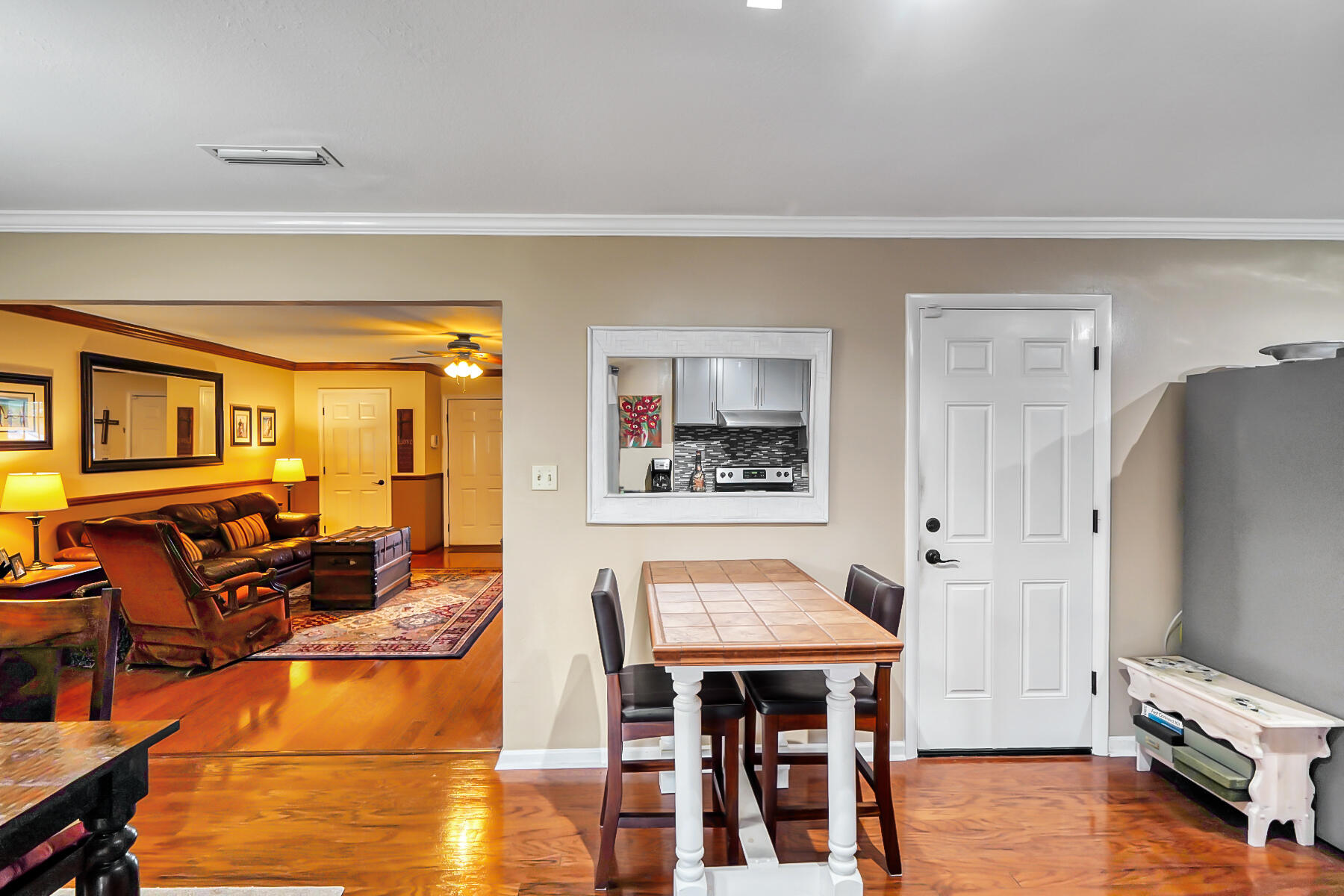 GULF MANOR S/D LOT 9 BLK A - Residential