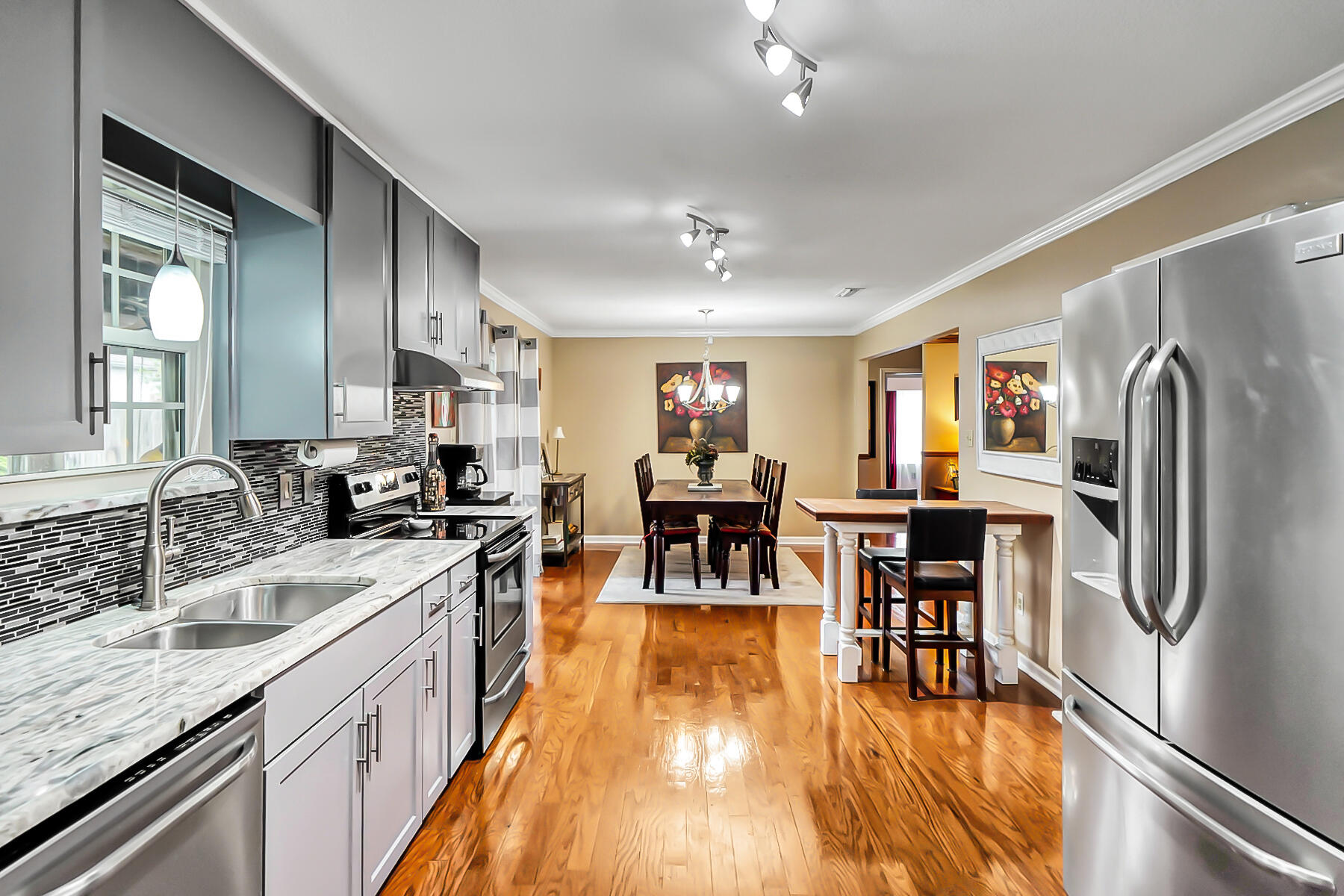 GULF MANOR S/D LOT 9 BLK A - Residential