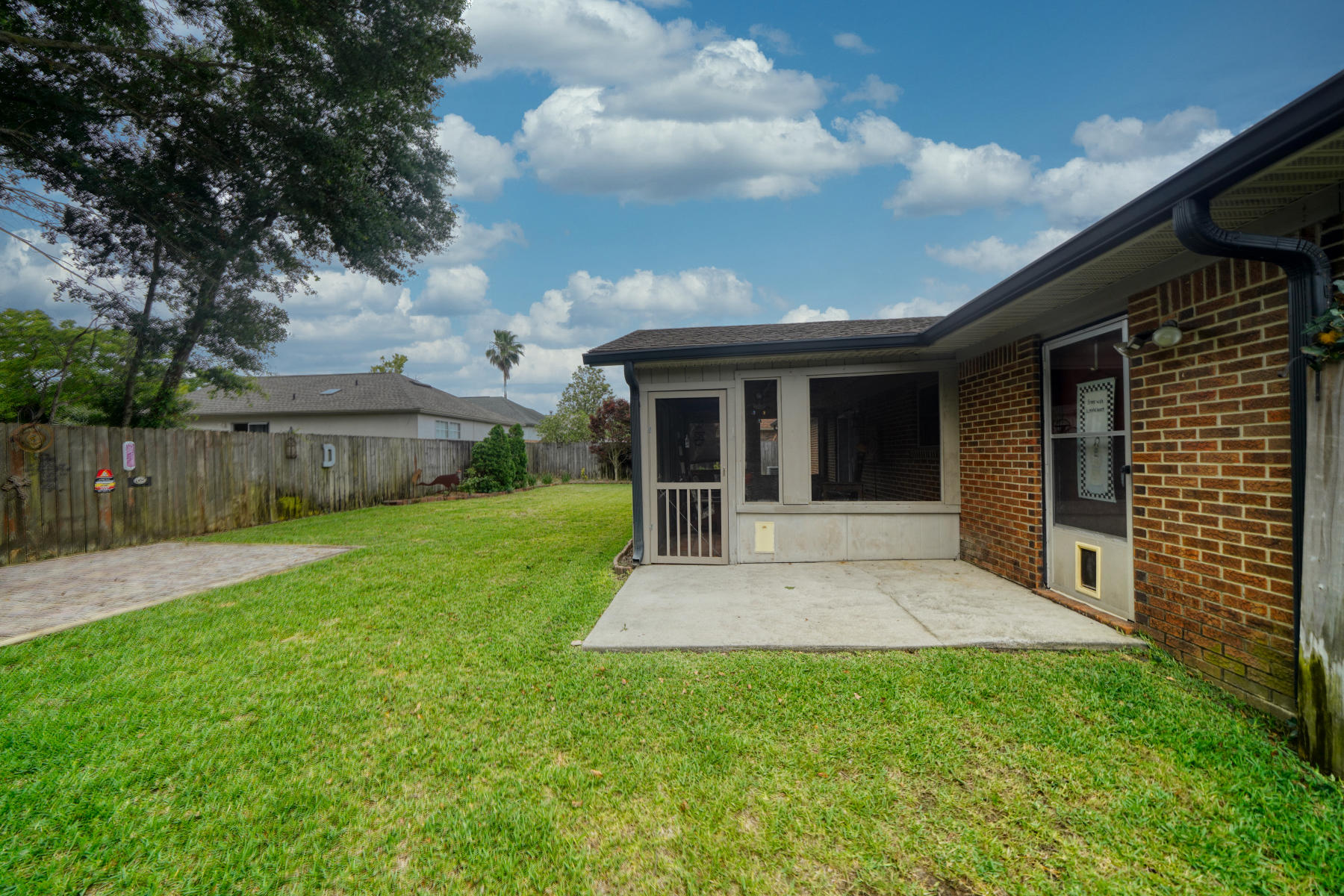 GULF MANOR S/D LOT 9 BLK A - Residential