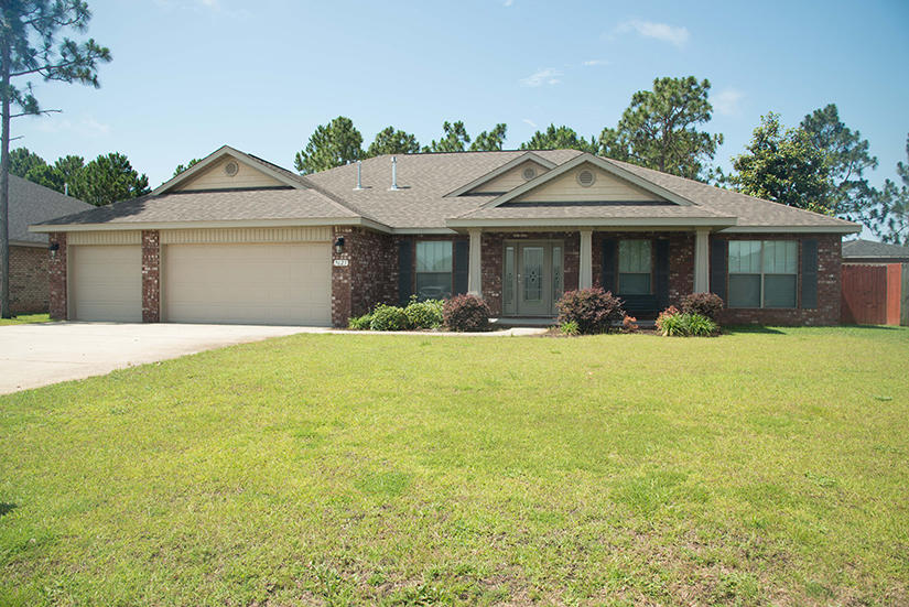 Gorgeous home only 4 years old! Close to Hurlburt Field's main gate! All brick with a 3 car garage! Granite and stainless in the kitchen with island. Master bedroom has treyed ceilings with garden tub and separate walk in shower.
Split bedroom floor plan. Lawn pump and sprinkler system. Privacy fenced back yard. No smoking inside home or garage.