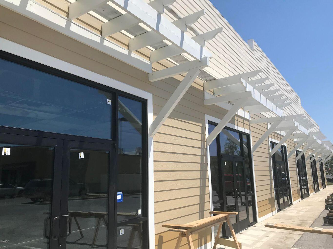 Retail / Showroom / Office space available for lease. 2,000 sq. ft. available. Landlord will deliver the space(s) as-is along with a tenant improvement allowance of $5.00 per sq. ft. We can also finish-to-suit. Existing tenants include The UPS Store, Beef O'Brady's, Anytime Fitness and Dr. Vape-It. The previous tenant was ''Thai Chef'', but the landlord prefers not to have another restaurant in the Center. Cannot subdivide. Call today to setup a tour and discuss specific terms
