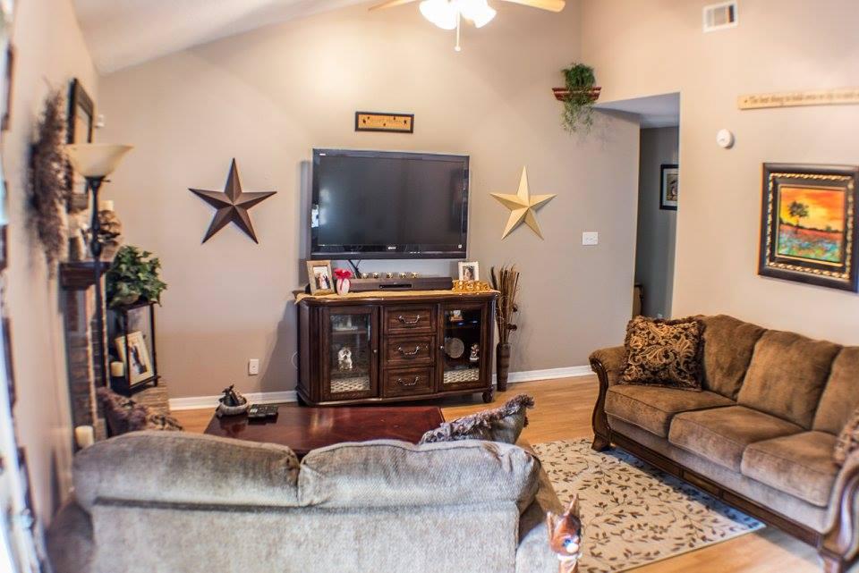 WOODLAND PARK ESTATES - Residential Lease