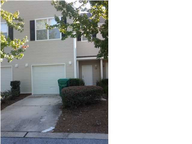 Hurricane Michael Rental
Owner will consider a 6 month + 1 week rental contract
Great location for this town home. Close to shopping and restaurants and Plew elementary. Refrigerator, dishwasher, microwave and range with washer dryer hook up. 9' ceilings and Spanish lace walls top off the lovely decor of this spacious town home. Owner will consider pets. Any pet must be spayed/neutered and housebroken. There is a required $250.00 non-refundable pet fee and a $250 refundable pet deposit. Unit will be available Oct. 8TH.. Renters insurance is required. Any person 18 years old or older must submit separate applications.