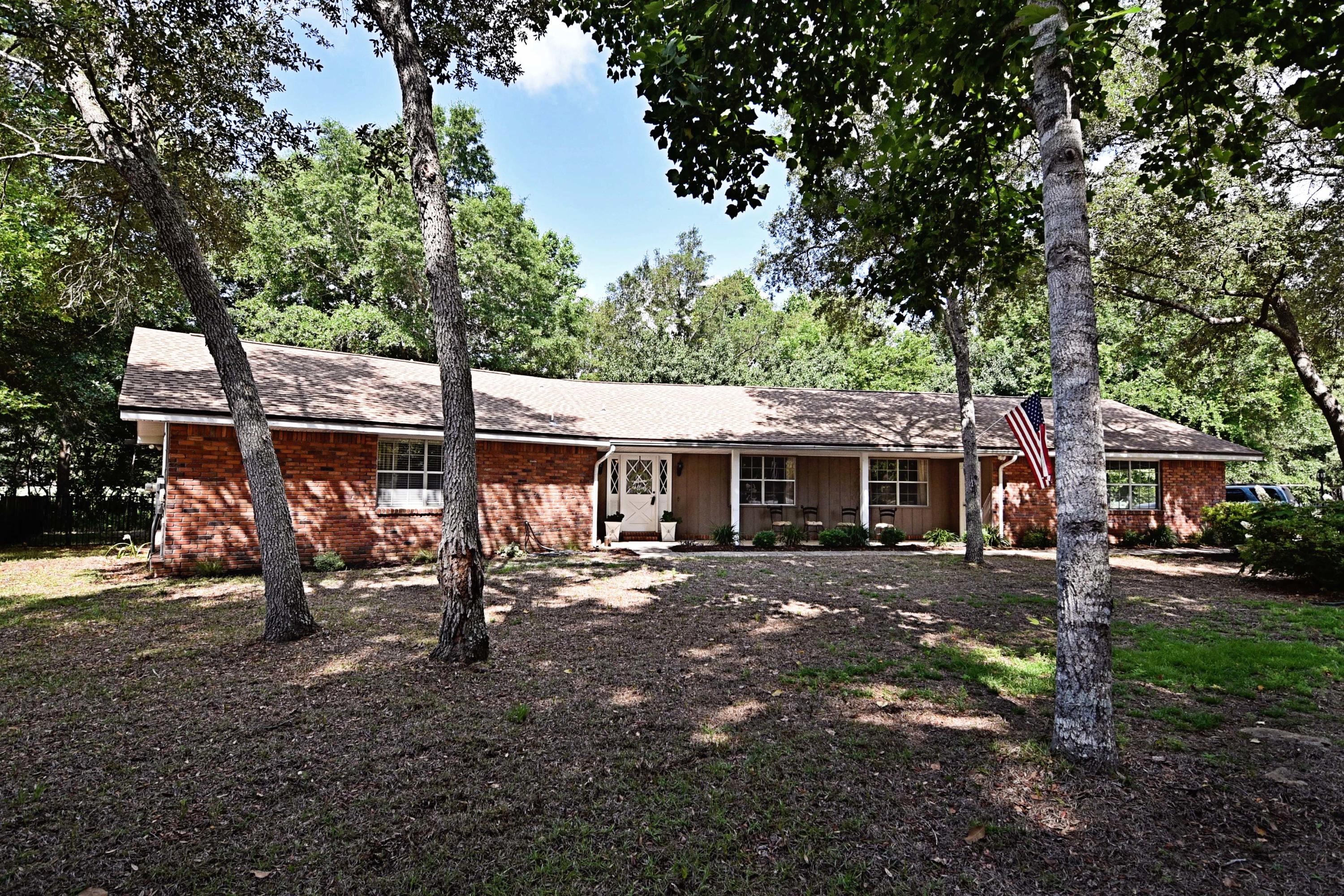 ROCKY BAYOU COUNTRY CLUB ESTATES 1 - Residential