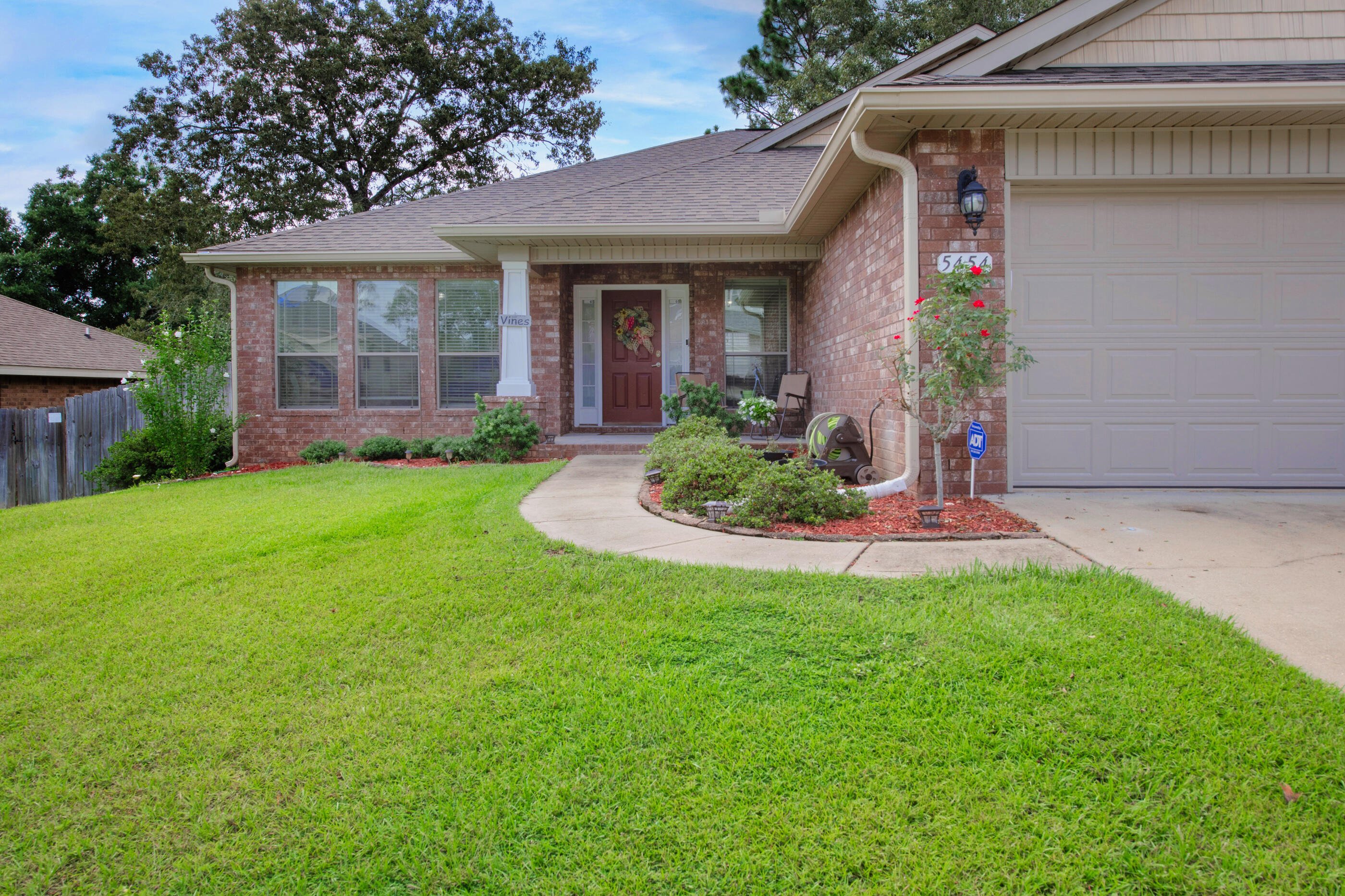 Welcome to Brook Estates with a Community POOL and TENNIS Courts! This stunning home is spacious with multiple living spaces.  Off the entry is a flex room that can be used as an office, hobby or workout room...whatever your heart desires. The family room is open to the dining area and kitchen. The kitchen features rich chocolate cabinetry, topnotch SS appliances and an expansive granite island. Enjoy morning coffee in the breakfast nook overlooking the lush landscaping in the backyard or sitting in the Florida room flooded with natural light from three large windows. The master suite has trey ceilings and master bath with 2 large CUSTOM walk-in closets, double sinks,,elongated vanity and HUGE tiled shower for two. The three additional bedrooms are split into two wings for added privacy... AND THERE IS MORE... Outdoor covered patio is perfect for enjoying your thoughtfully landscaped backyard with grilling area or relaxing in the hammock under the shade trees. The 2 story insulated shed completes the package.  But don't forget, there is also a 3CAR GARAGE.
Make your offer TODAY!!