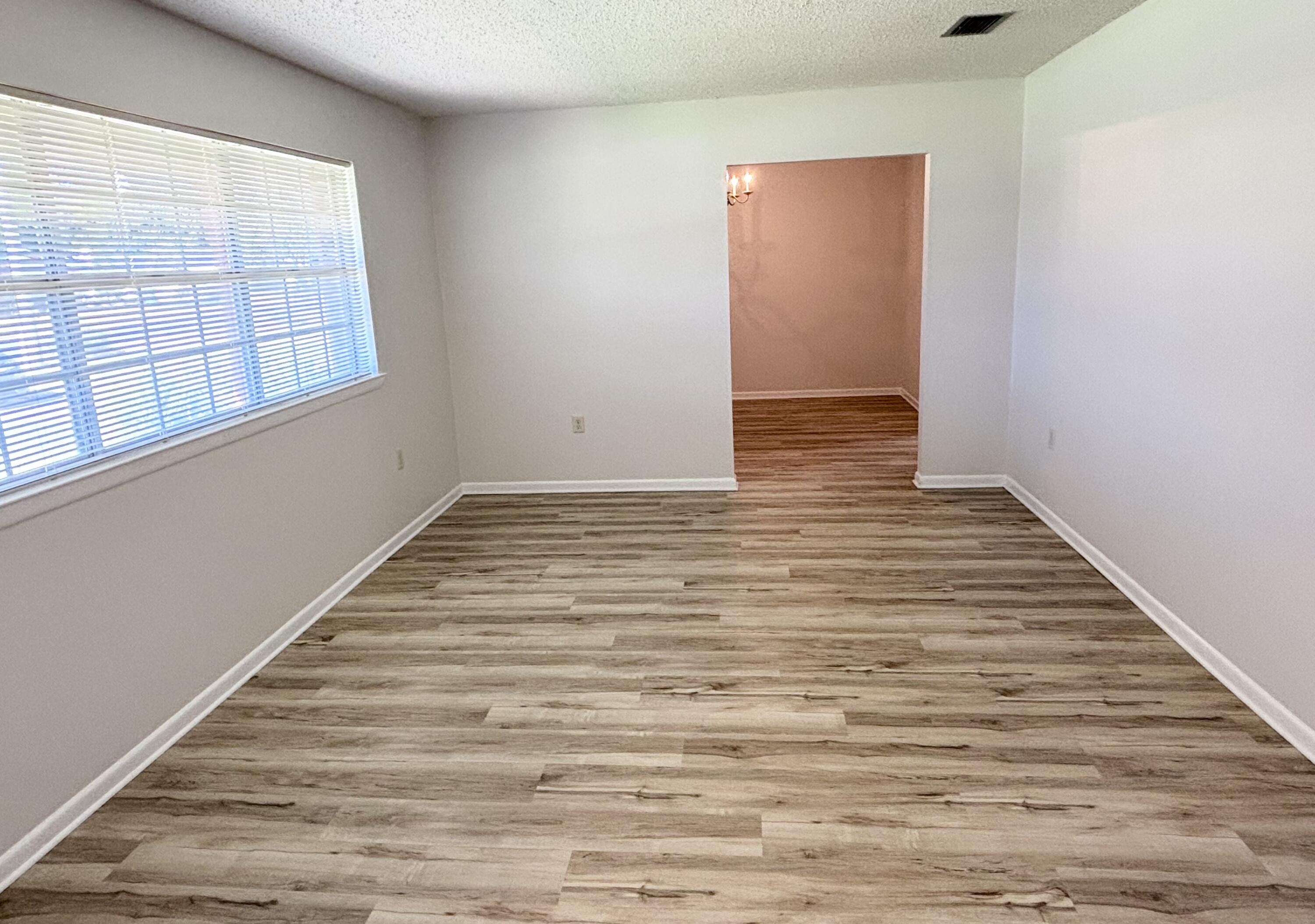 CASA LOMA S/D - Residential Lease