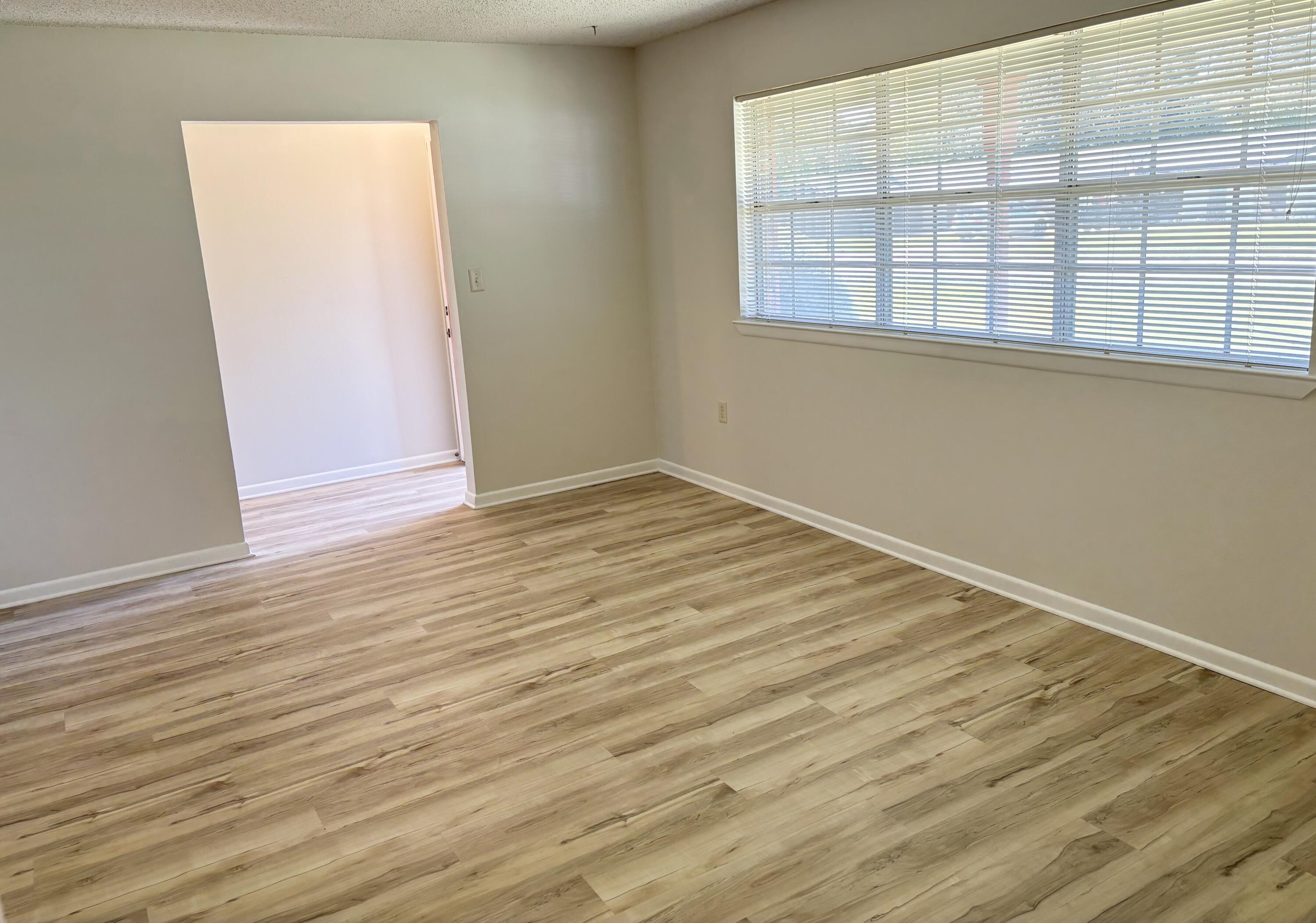 CASA LOMA S/D - Residential Lease