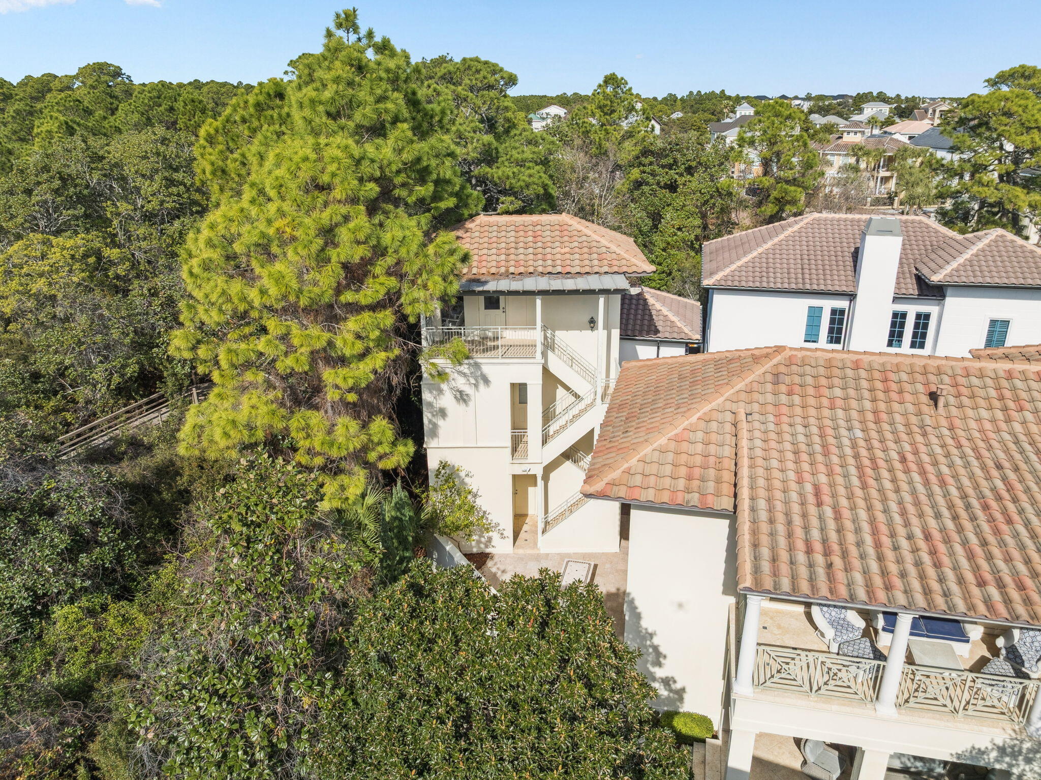 VILLAGE OF WHITE CLIFFS THE - Residential
