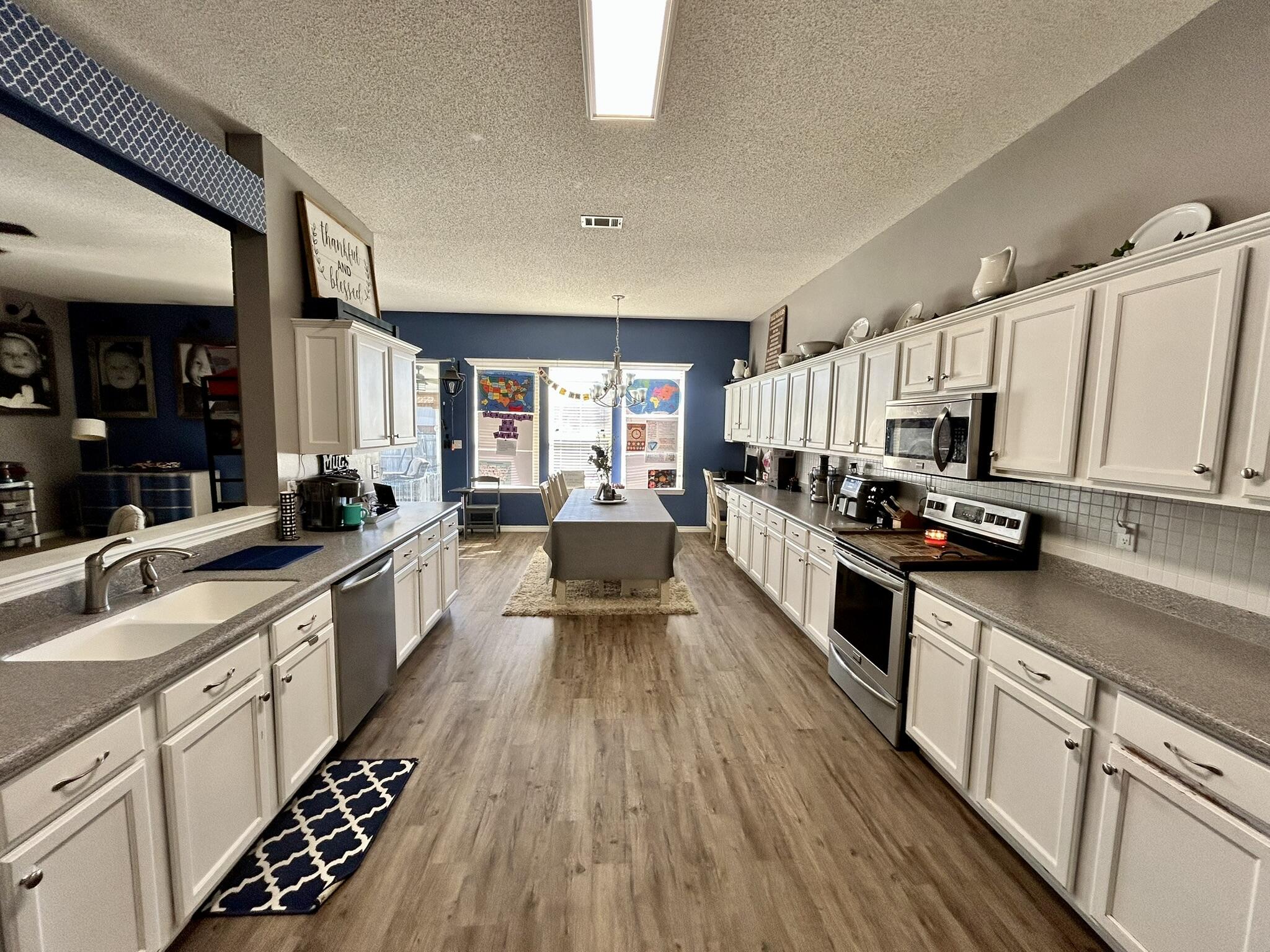 BROOKE ESTATES PH I - Residential Lease