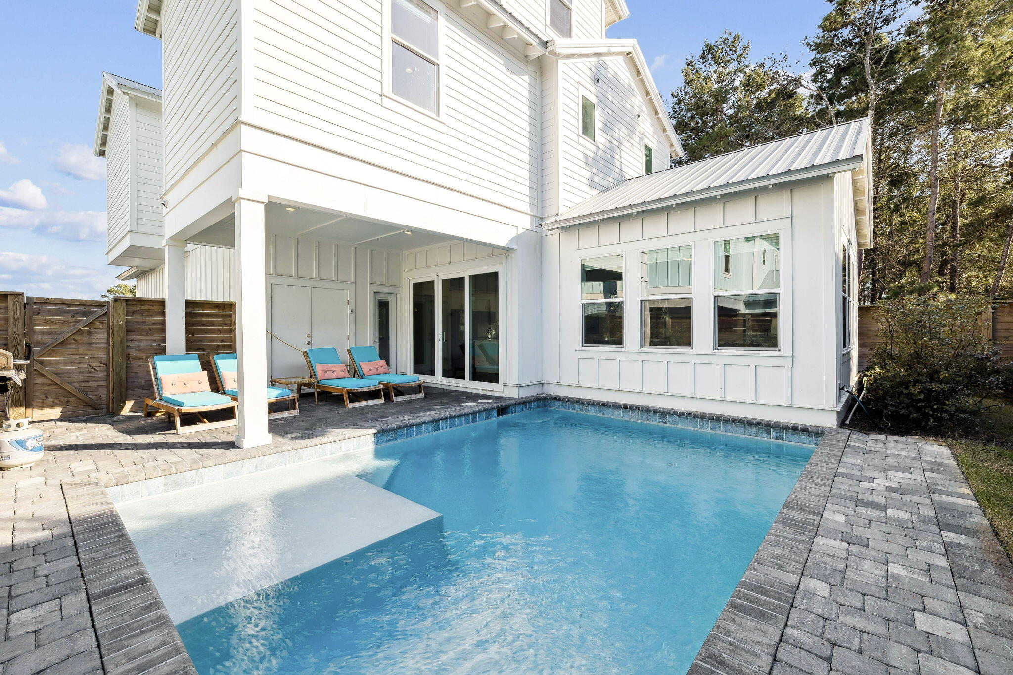 FRANGISTA BEACH 2ND ADDN - Residential