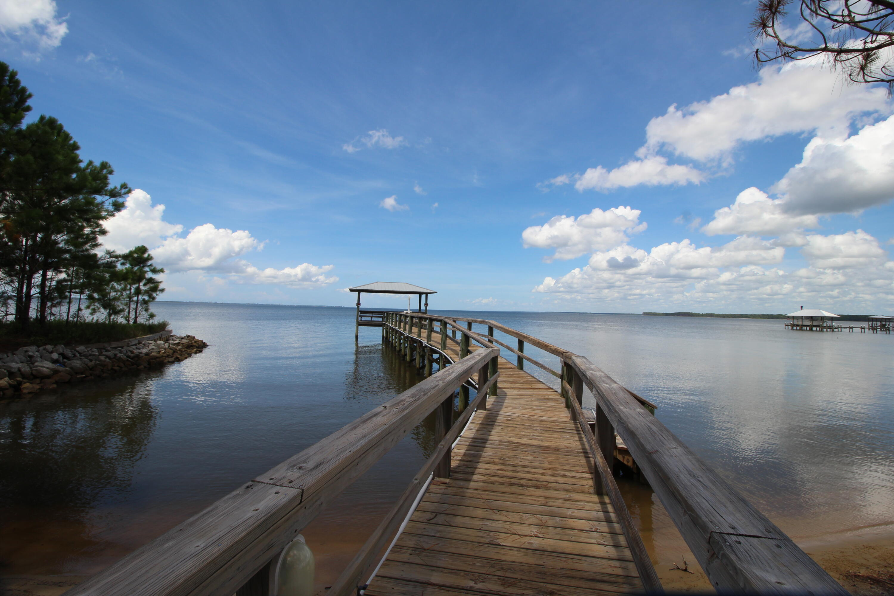 BAY HARBOUR - Land