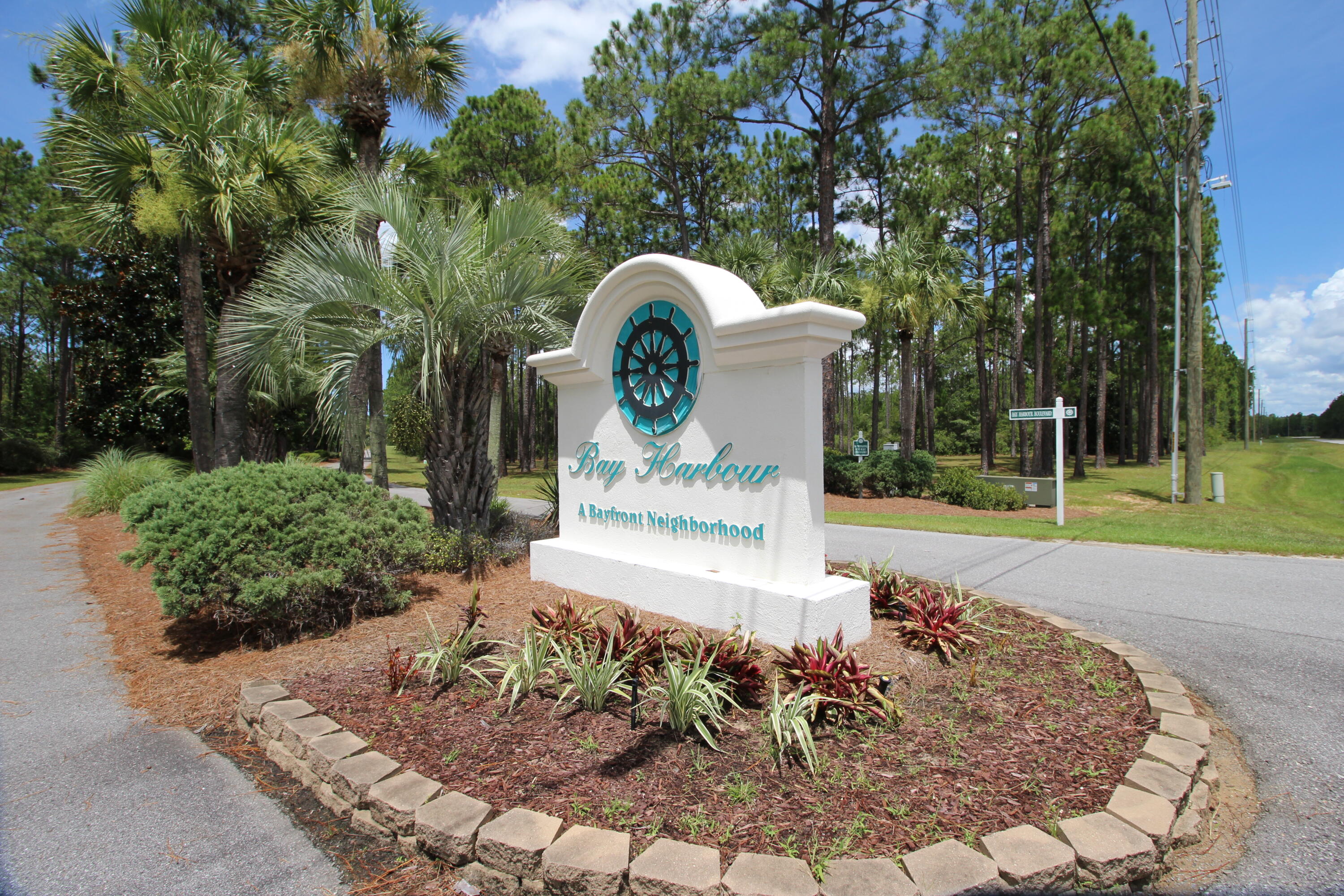 BAY HARBOUR - Land