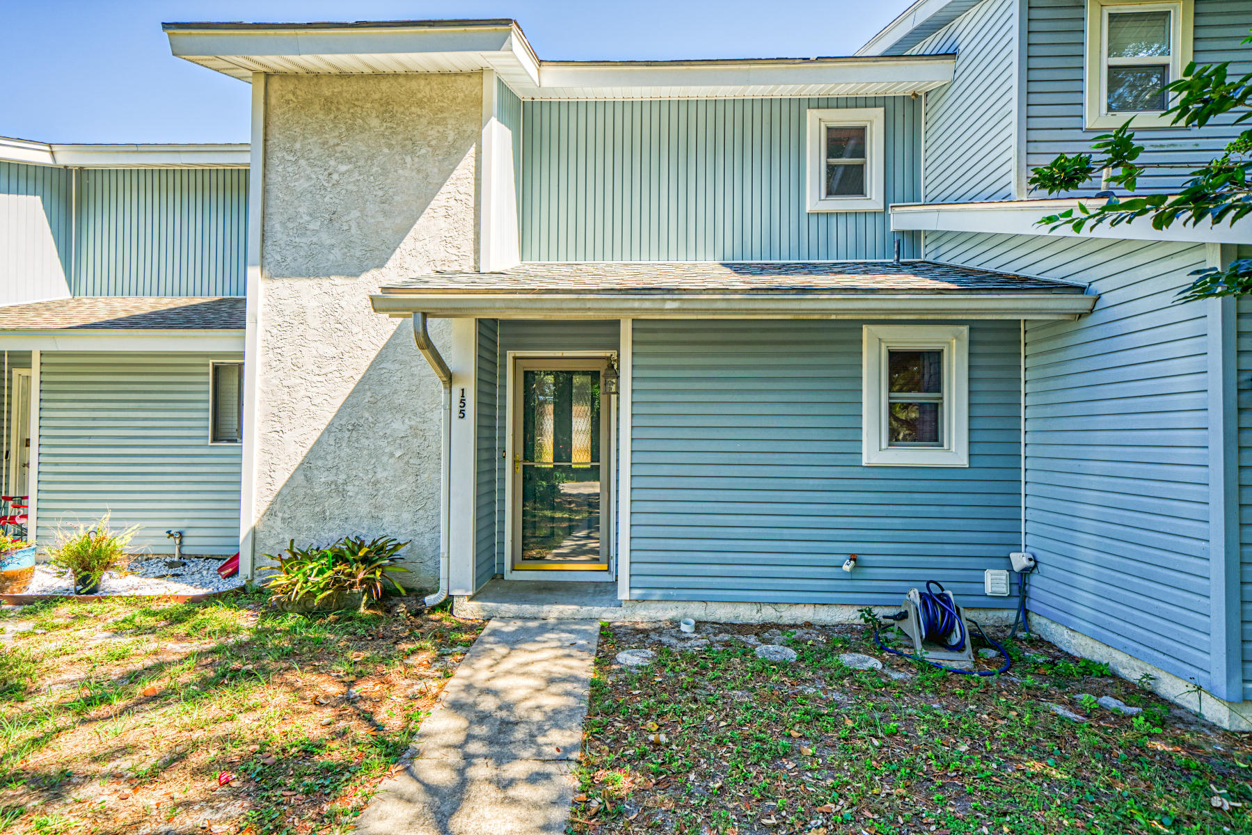 BACK ON THE MARKET!! 
No HOA fees and under $200k in the heart of Destin!! This townhome comes with a brand new HVAC in 2020, New Hot Water Heater with Timer in 2020, New Carpet in January 2019 along with other recent upgrades. This townhouse features the living room, kitchen, dining room and half bath on the first floor and two bedrooms and one full bathroom on the second floor. The master bedroom has beautiful bamboo flooring with a large walk-in closet. You can also sit in your own private fenced in backyard perfect for little ones to run and play.  This community is in a great location very close to the schools, parks, shopping, restaurants and both Air Force Bases. Inside door allowance of $300 and a home warranty with a strong offer.