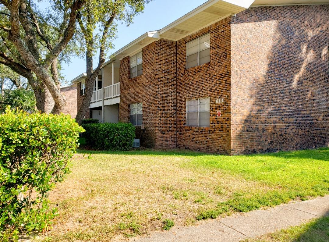 FAIR OAKS VILLAGE CONDO - Residential Lease