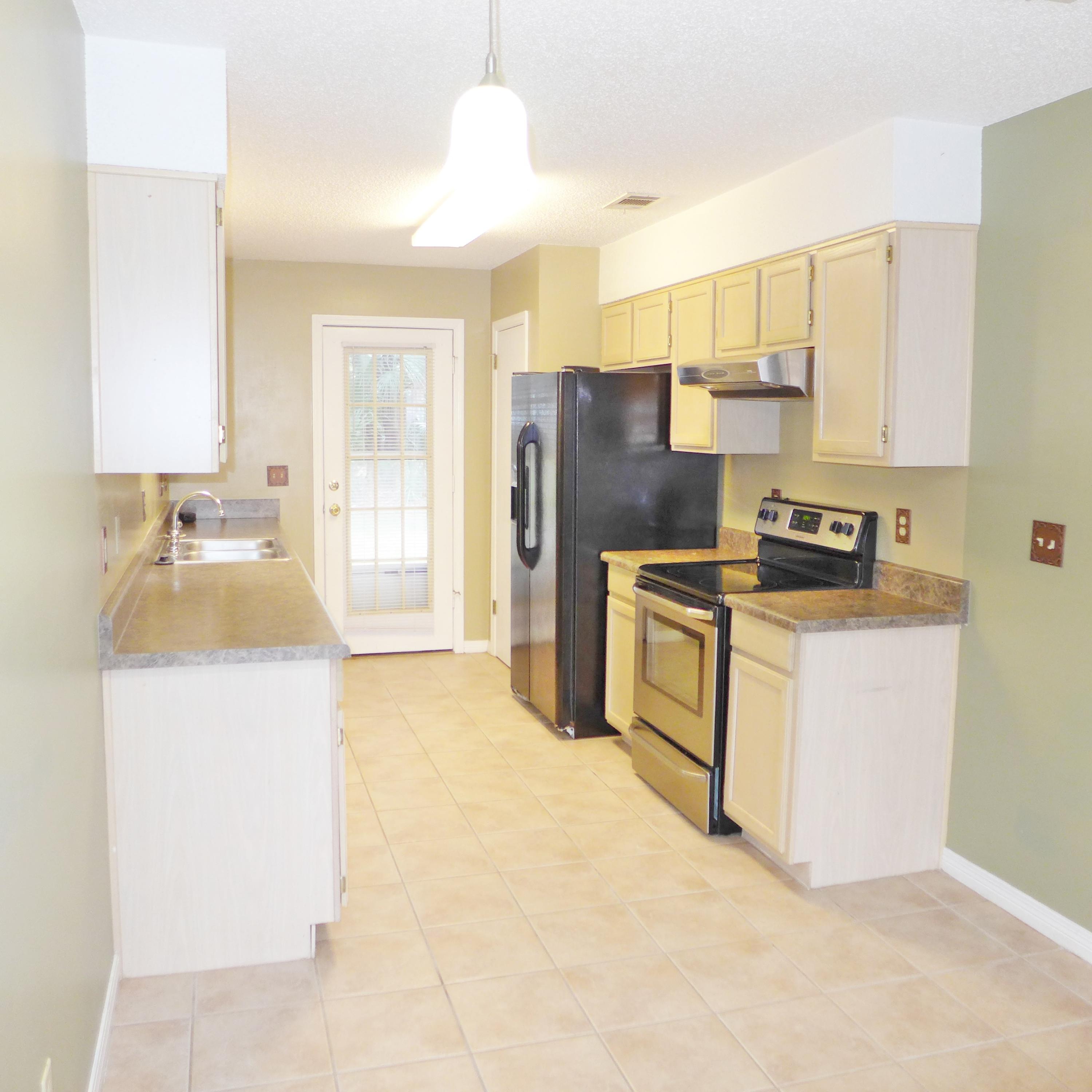 FALCON RIDGE - Residential Lease