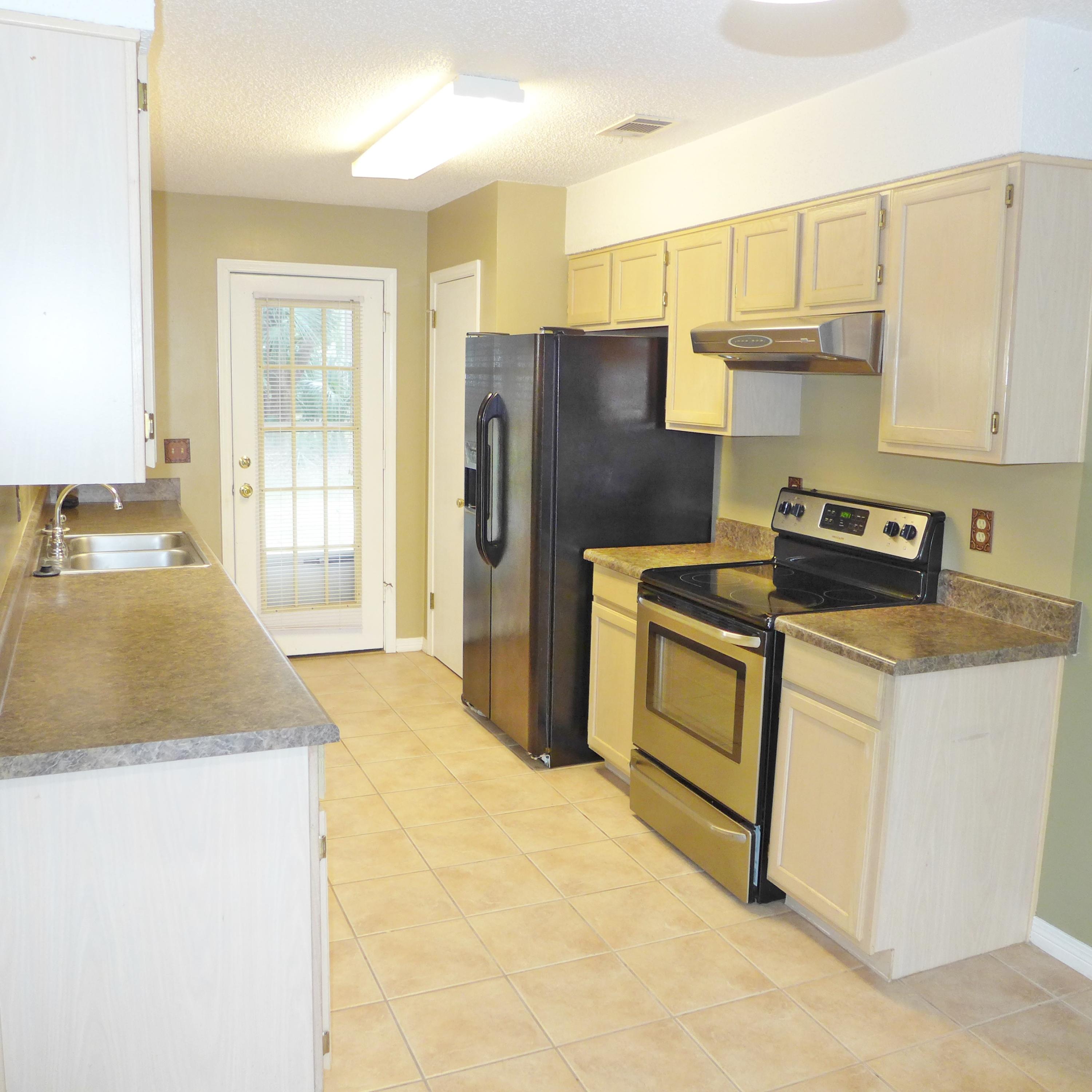 FALCON RIDGE - Residential Lease