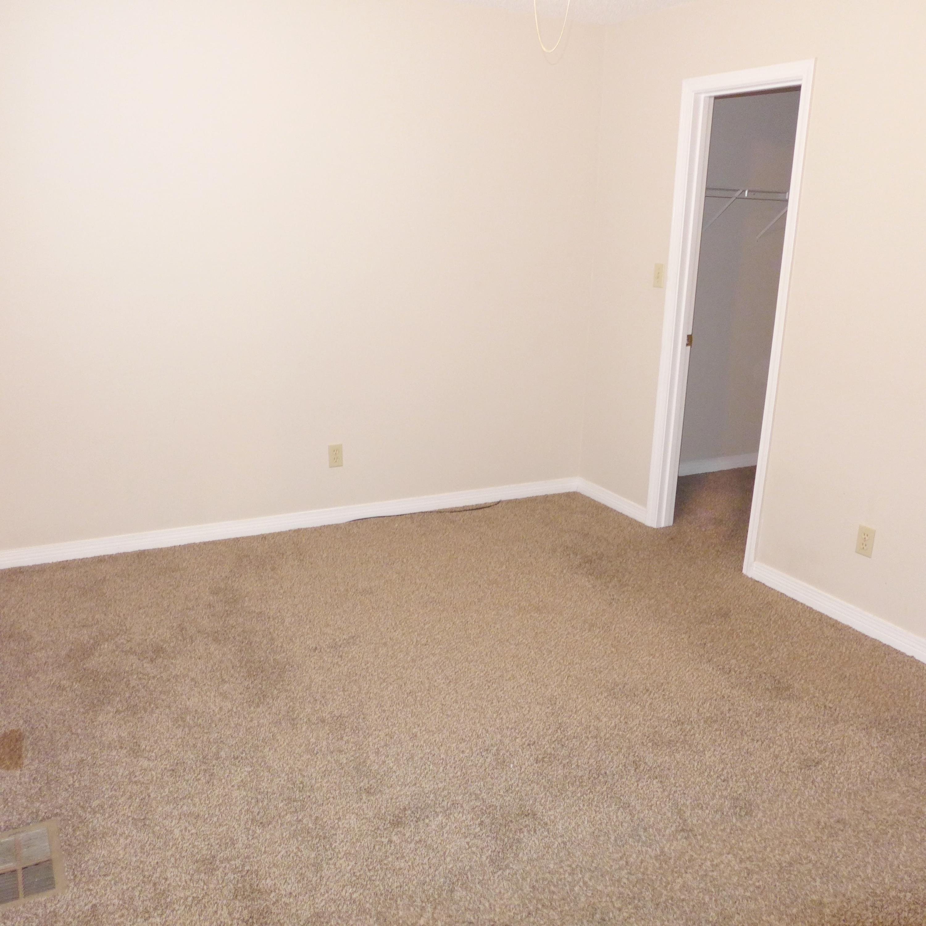 FALCON RIDGE - Residential Lease