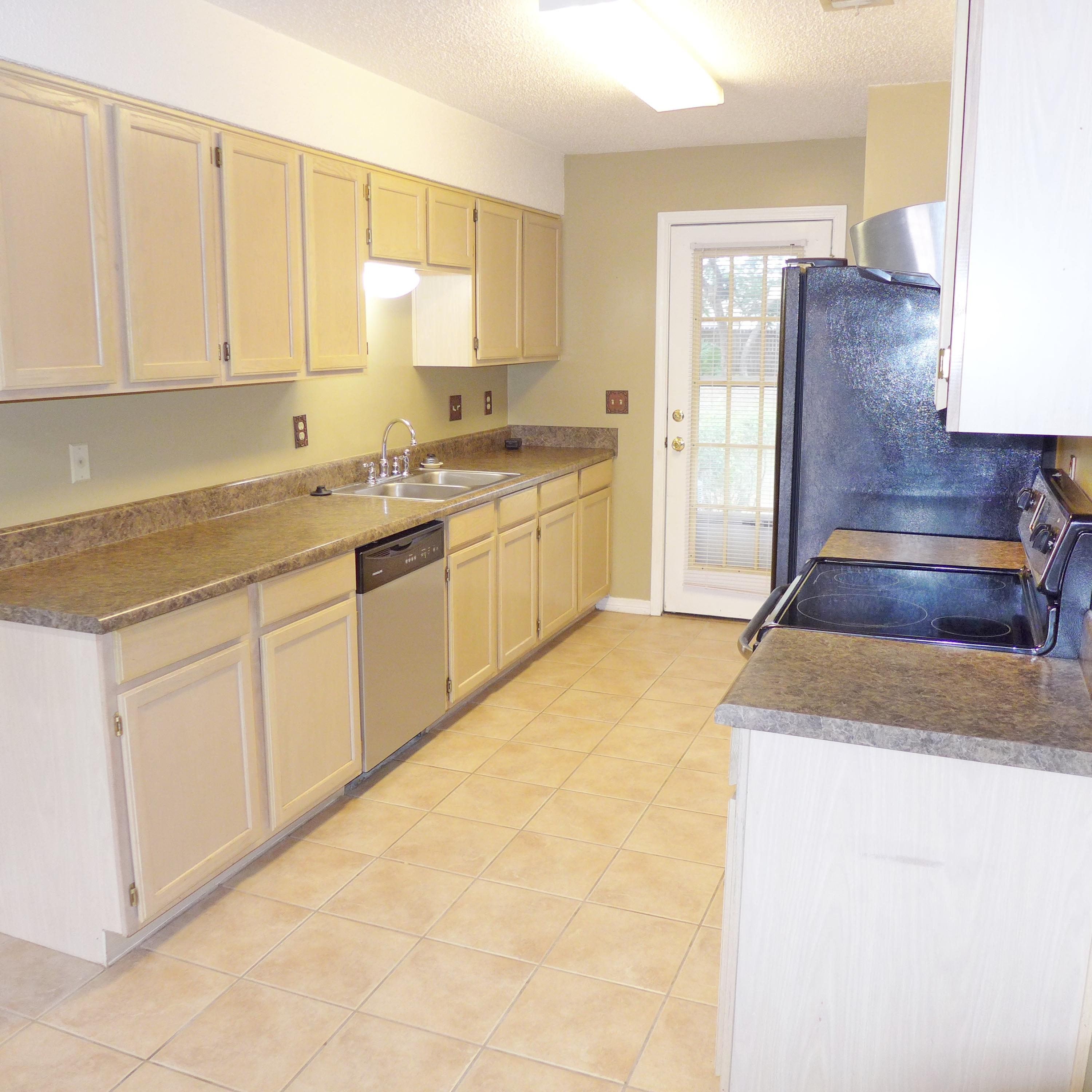 FALCON RIDGE - Residential Lease