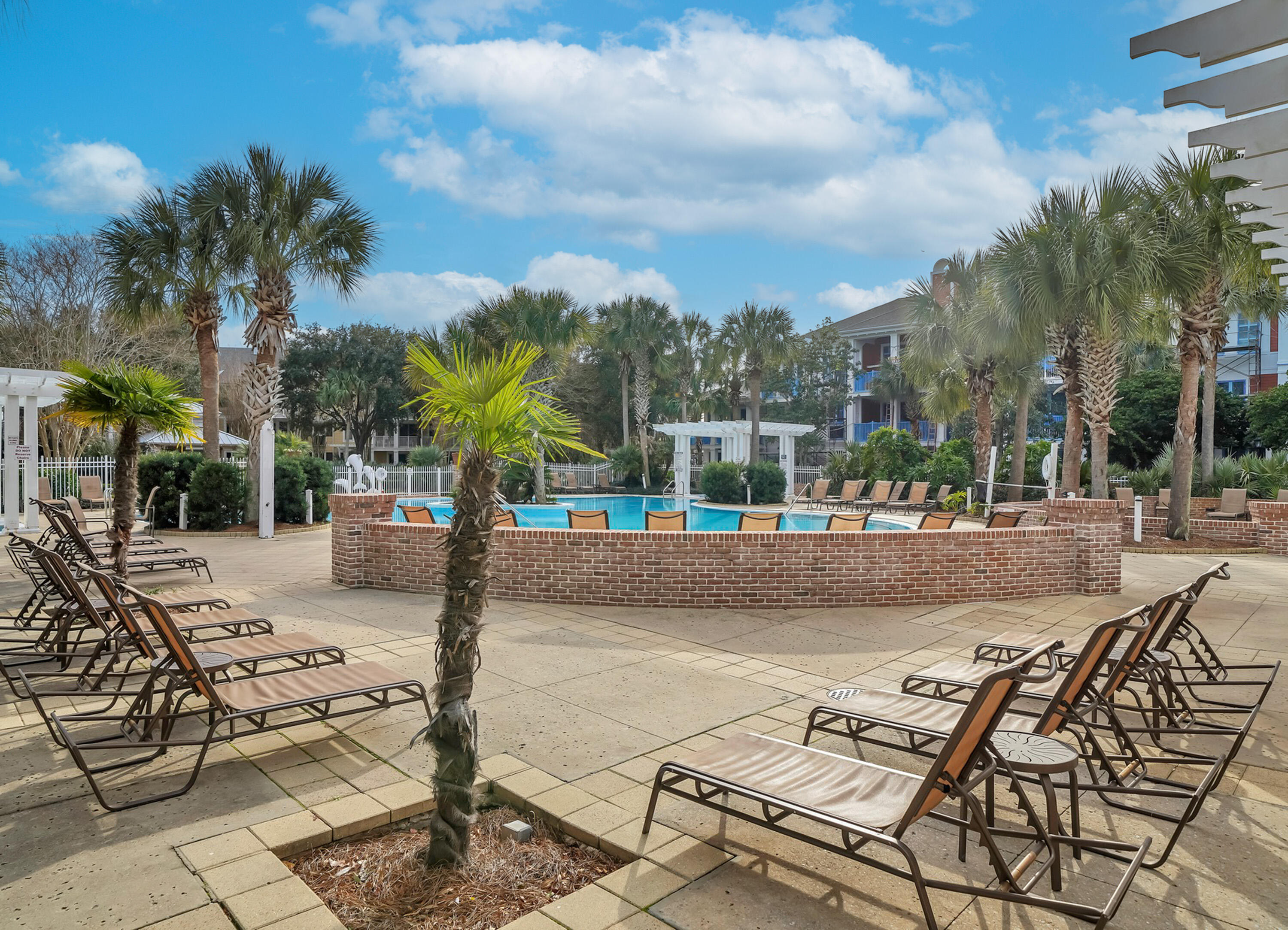 BAHIA CONDO - Residential
