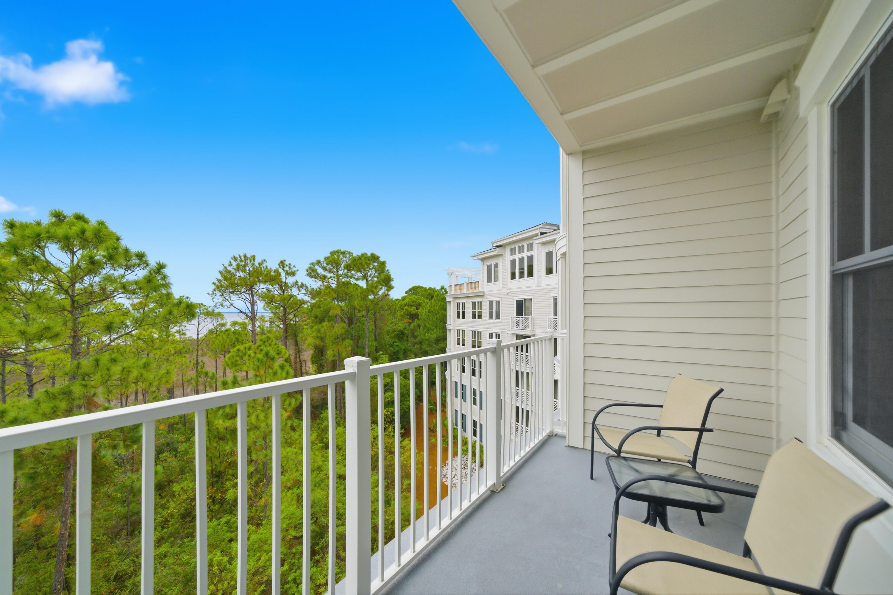 BAHIA CONDO - Residential