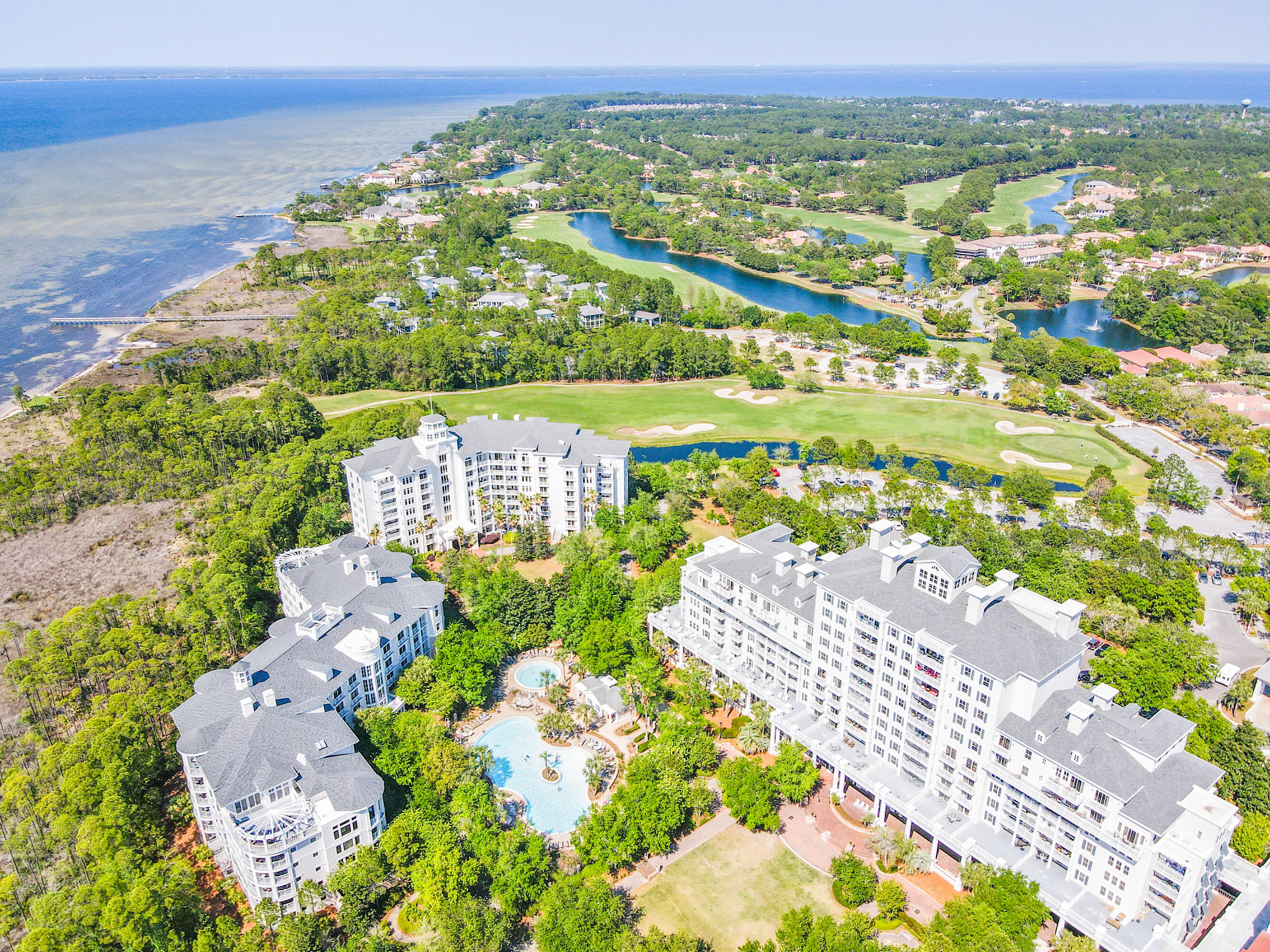 BAHIA CONDO - Residential
