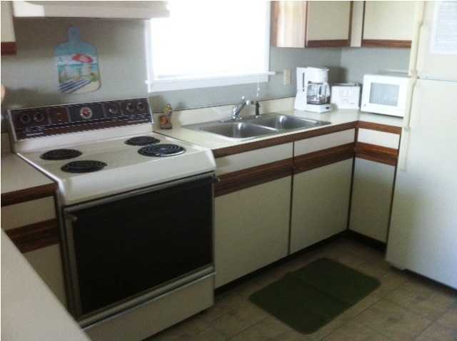 BEACHWOOD VILLAS CONDO - Residential Lease