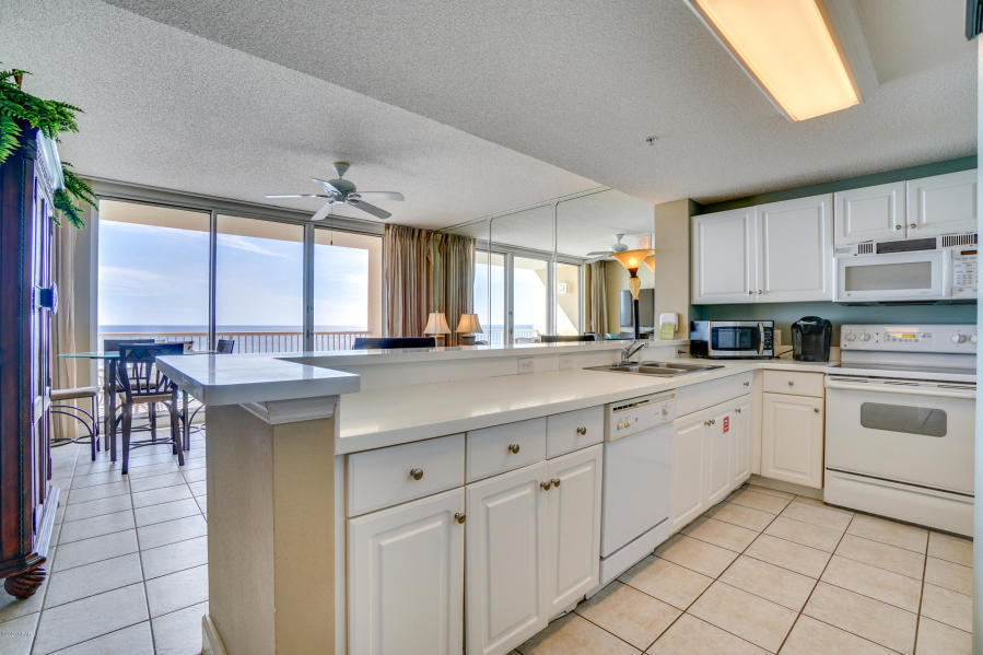 MAJESTIC BEACH TOWERS I - Residential