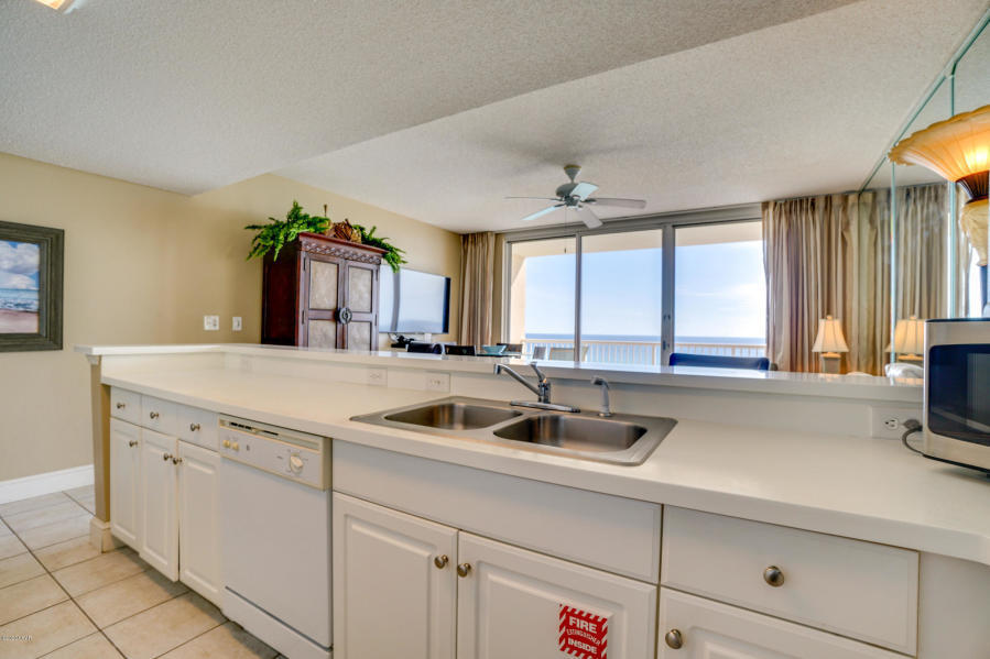 MAJESTIC BEACH TOWERS I - Residential